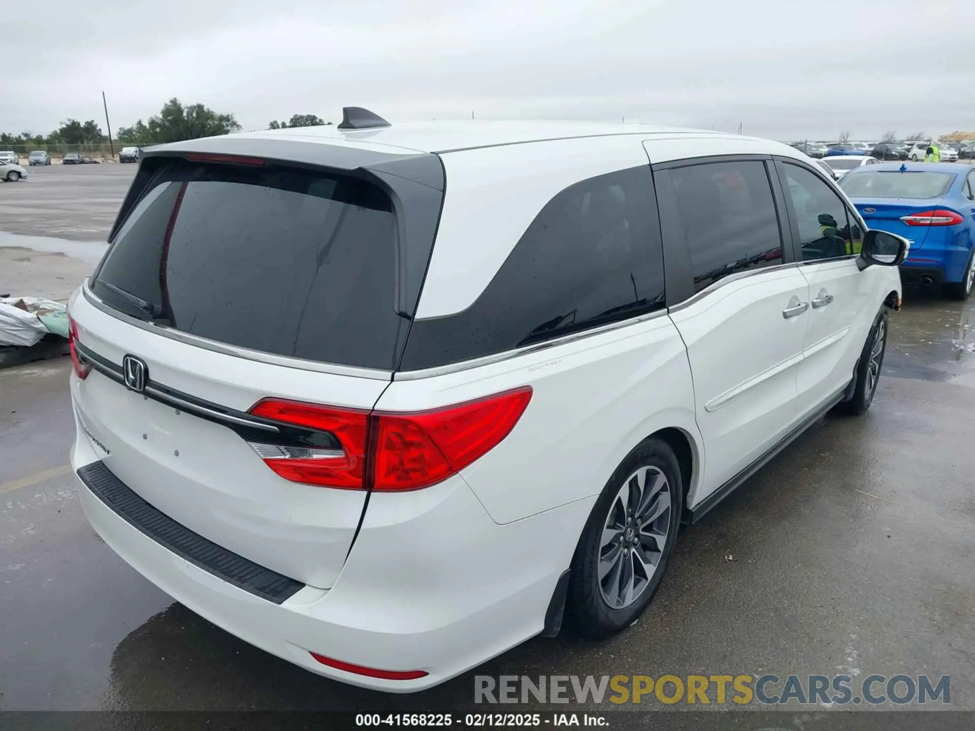 4 Photograph of a damaged car 5FNRL6H79NB052769 HONDA ODYSSEY 2022