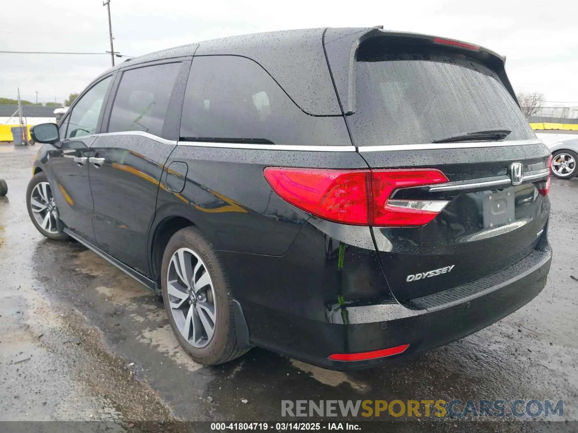 3 Photograph of a damaged car 5FNRL6H80NB047243 HONDA ODYSSEY 2022