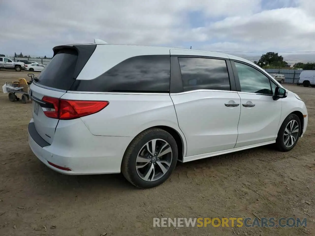 3 Photograph of a damaged car 5FNRL6H83NB041131 HONDA ODYSSEY 2022