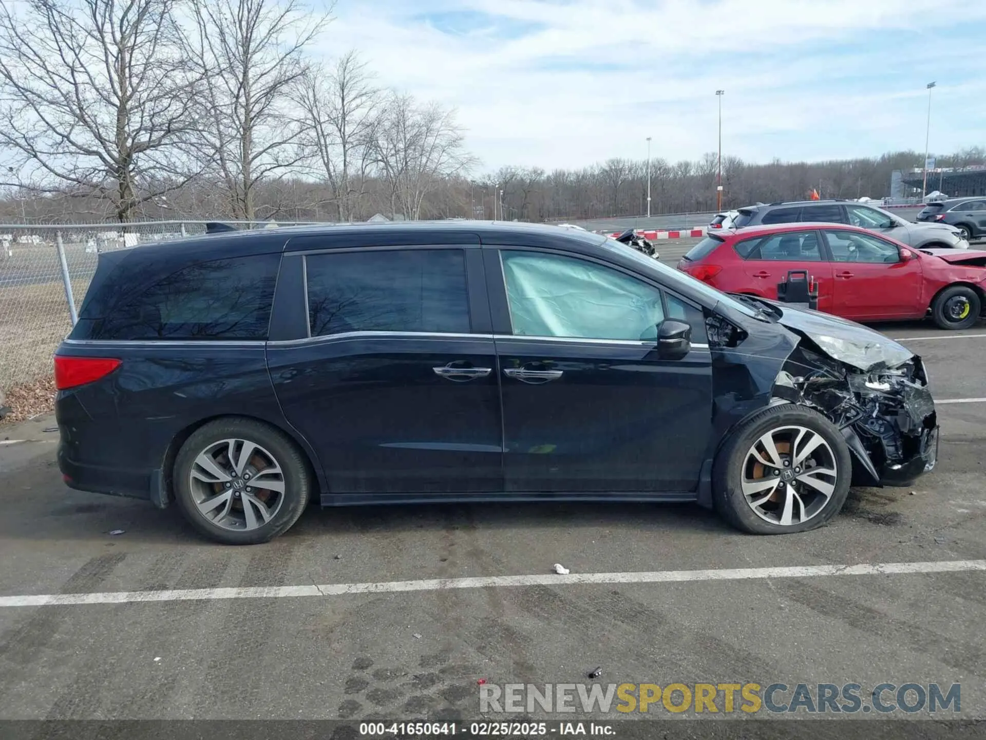 13 Photograph of a damaged car 5FNRL6H84NB024757 HONDA ODYSSEY 2022