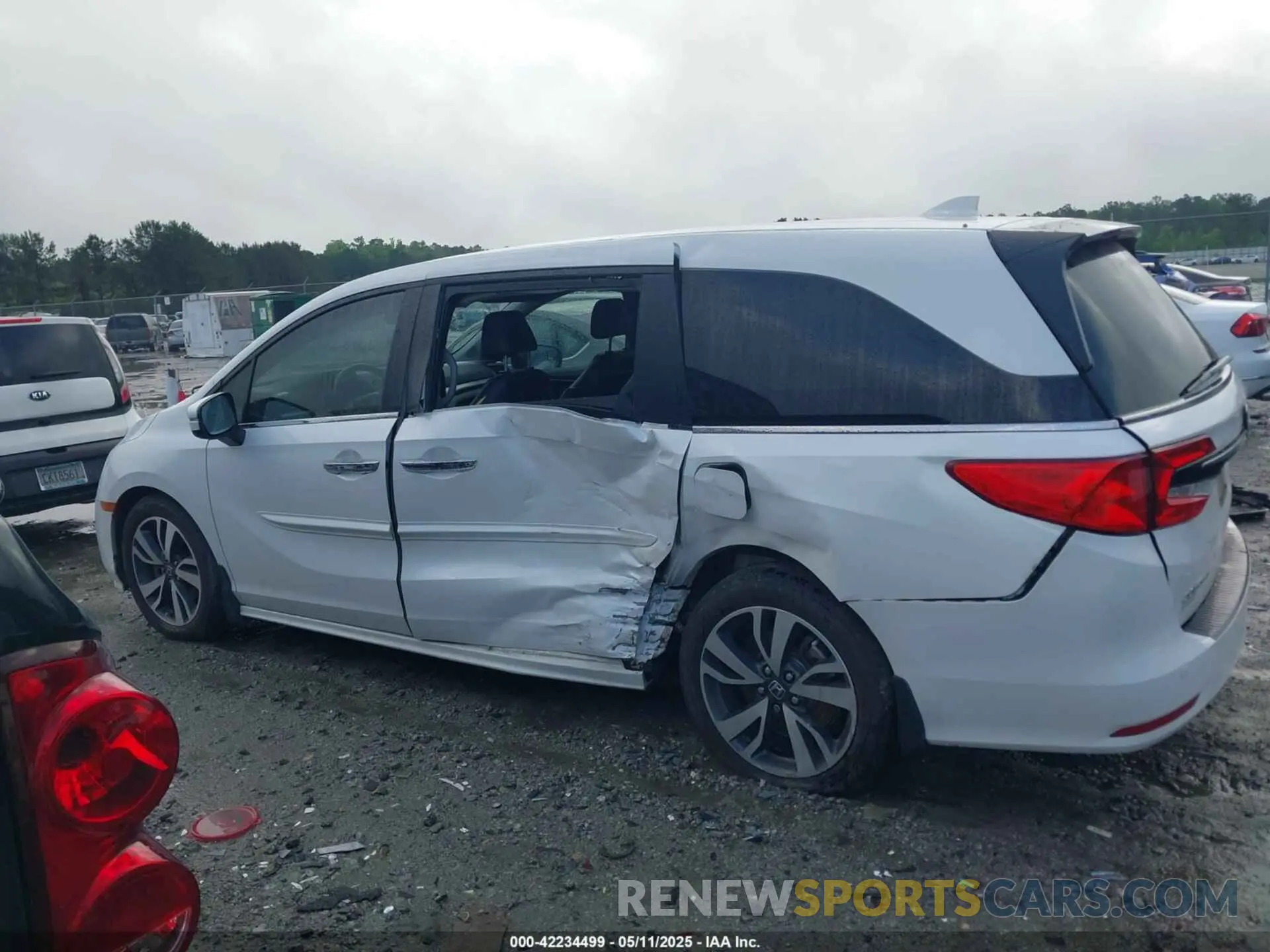 14 Photograph of a damaged car 5FNRL6H87NB058420 HONDA ODYSSEY 2022