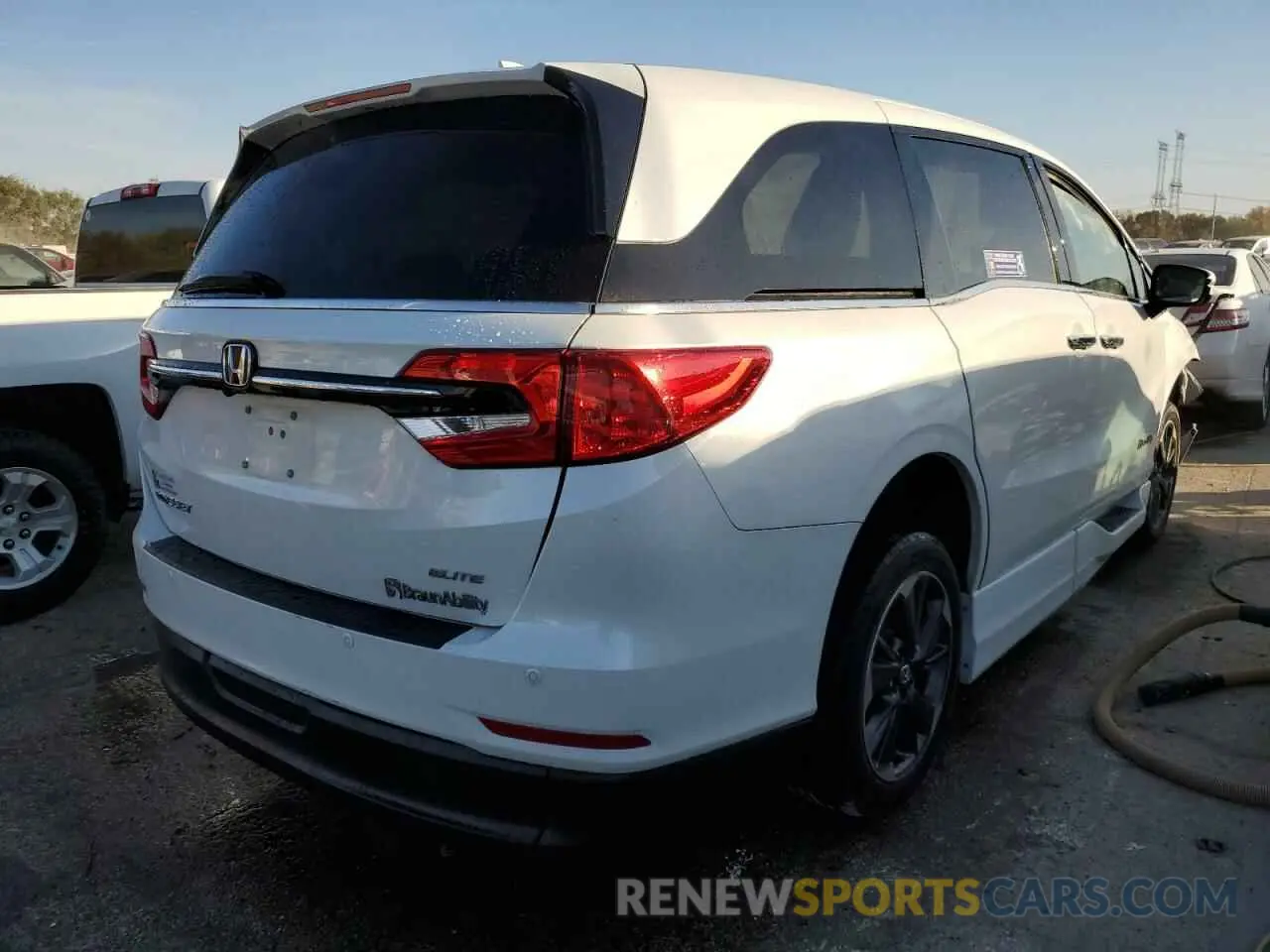 3 Photograph of a damaged car 5FNRL6H98NB022728 HONDA ODYSSEY 2022