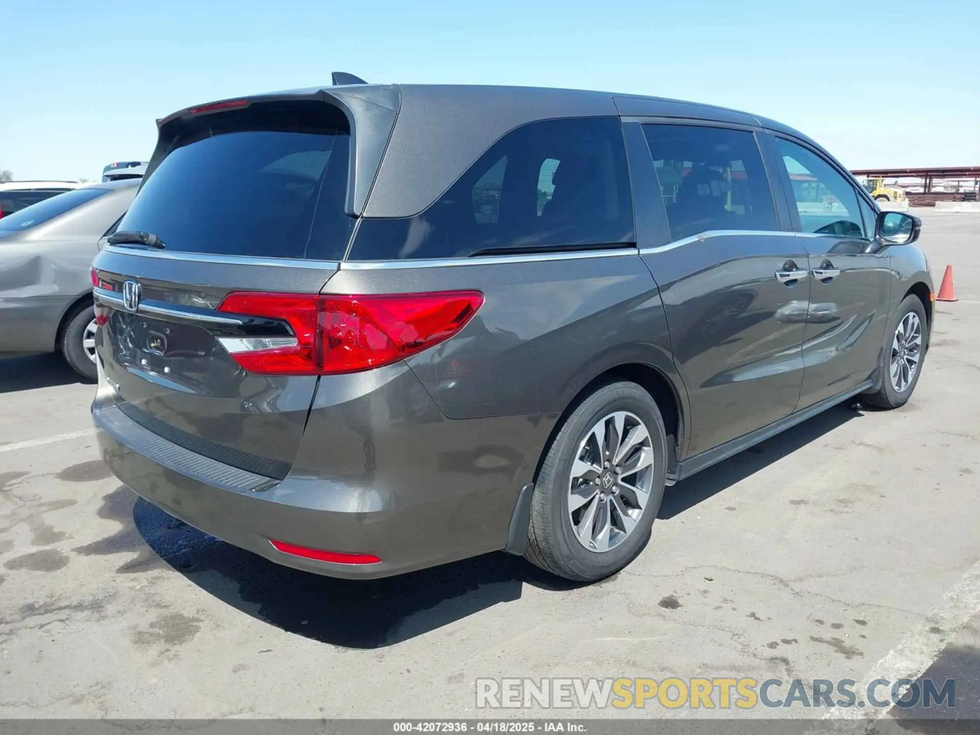 4 Photograph of a damaged car 5FNRL6H68PB028702 HONDA ODYSSEY 2023