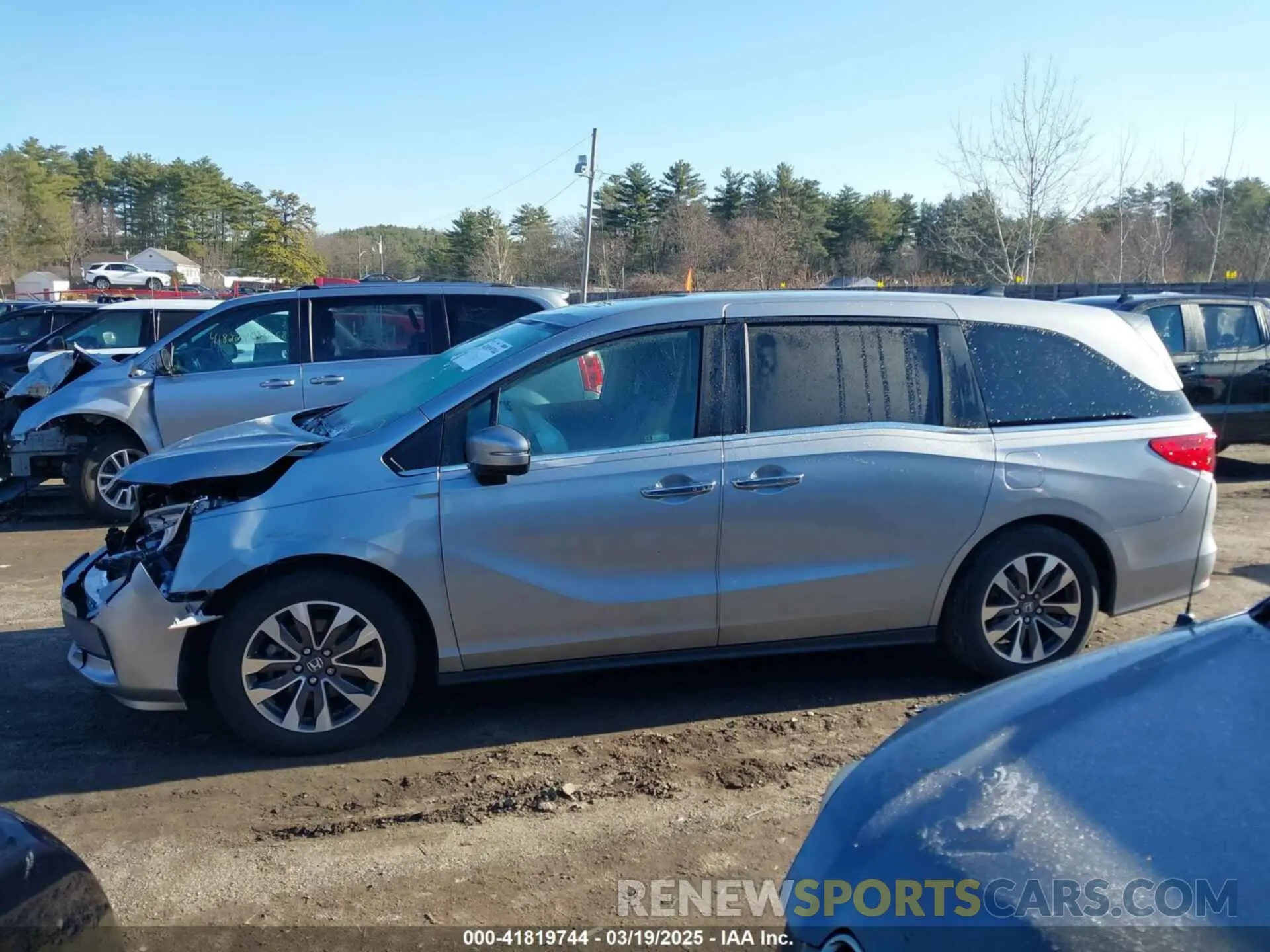 14 Photograph of a damaged car 5FNRL6H69PB045766 HONDA ODYSSEY 2023