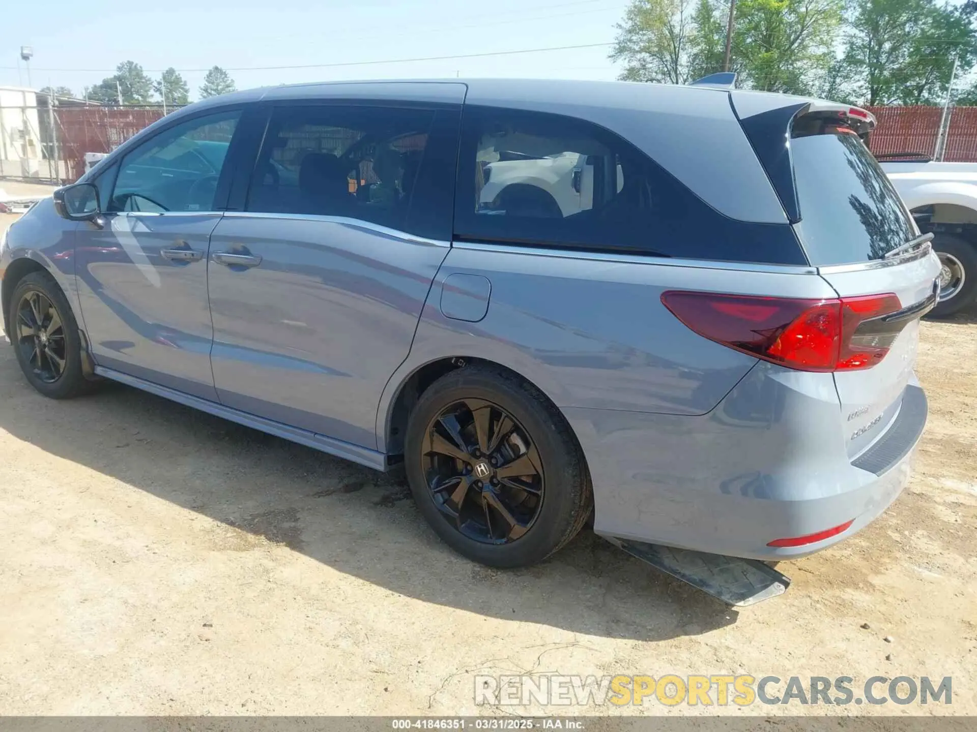 3 Photograph of a damaged car 5FNRL6H71PB058956 HONDA ODYSSEY 2023