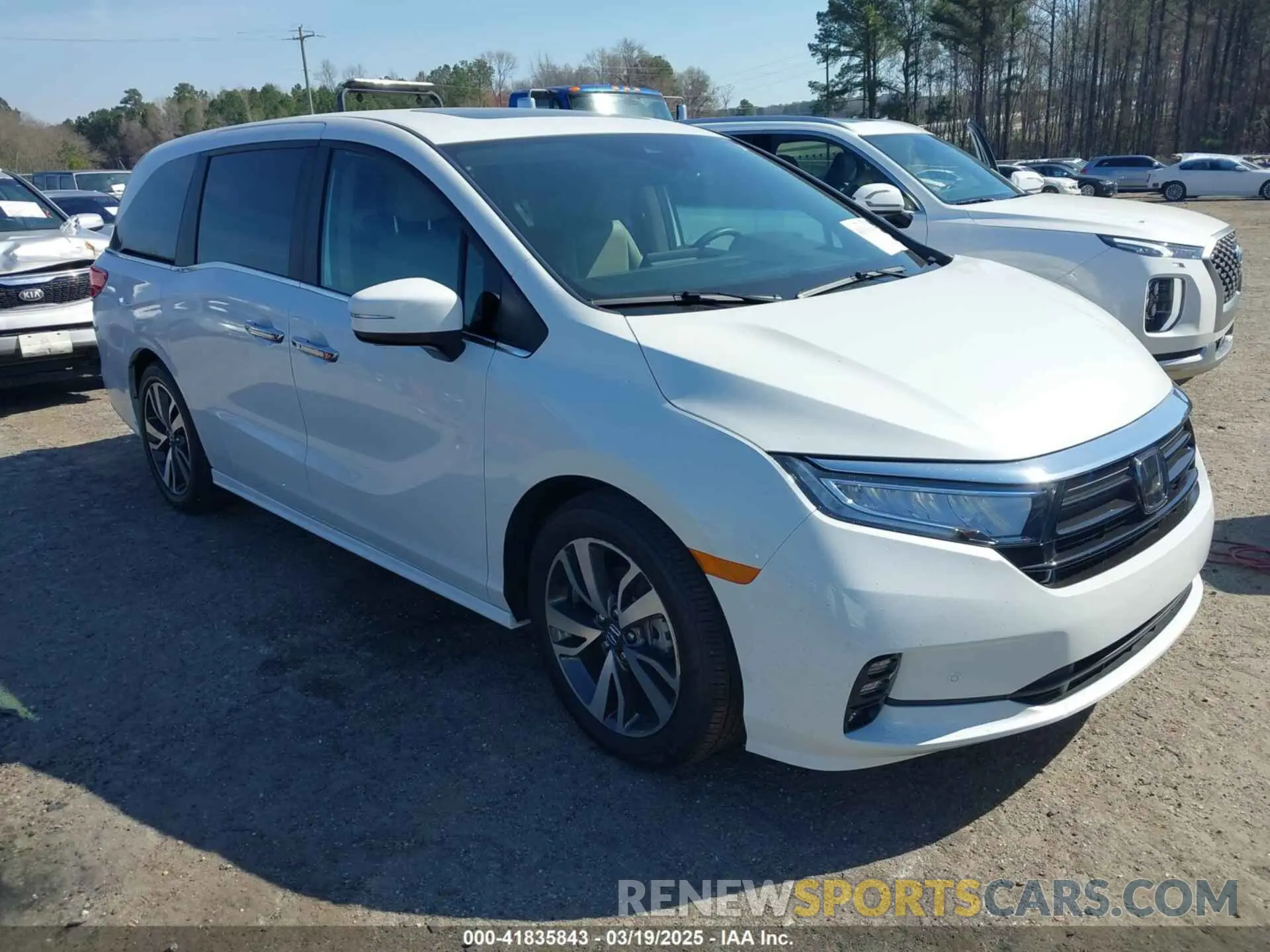 1 Photograph of a damaged car 5FNRL6H83PB016412 HONDA ODYSSEY 2023