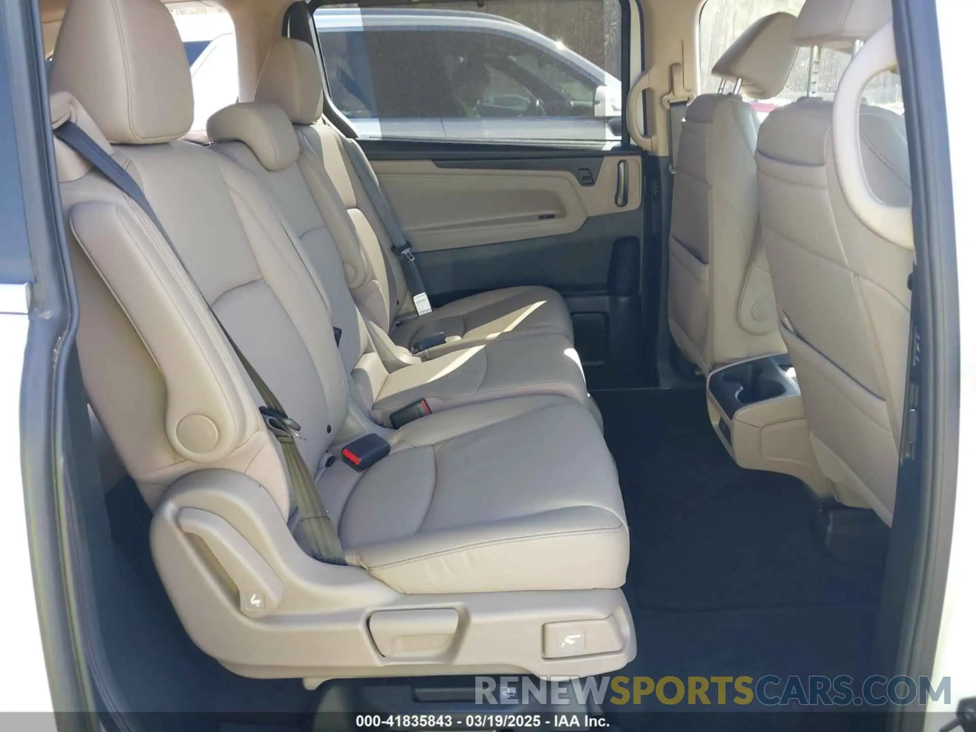 8 Photograph of a damaged car 5FNRL6H83PB016412 HONDA ODYSSEY 2023
