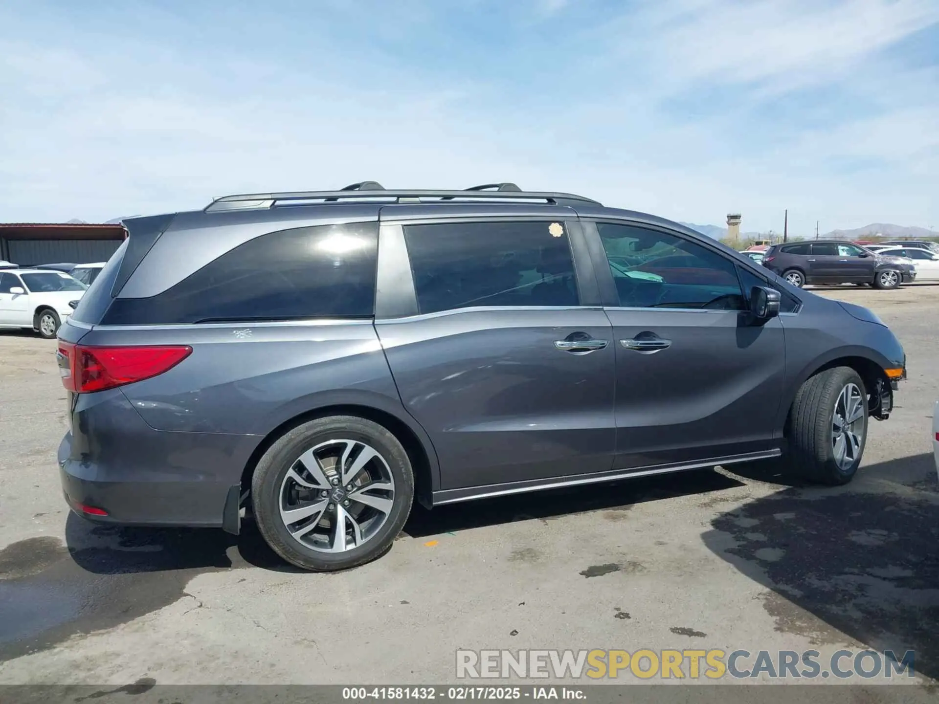 14 Photograph of a damaged car 5FNRL6H83PB020315 HONDA ODYSSEY 2023