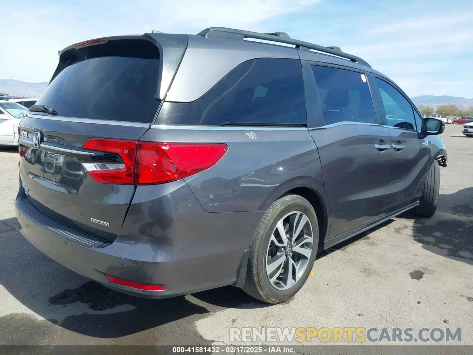 4 Photograph of a damaged car 5FNRL6H83PB020315 HONDA ODYSSEY 2023