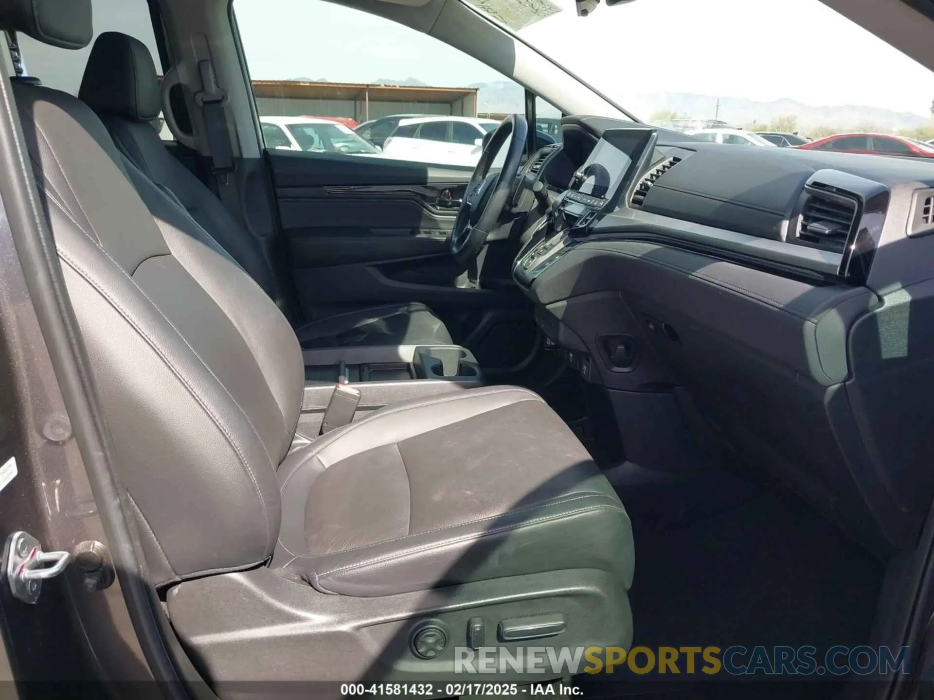 5 Photograph of a damaged car 5FNRL6H83PB020315 HONDA ODYSSEY 2023