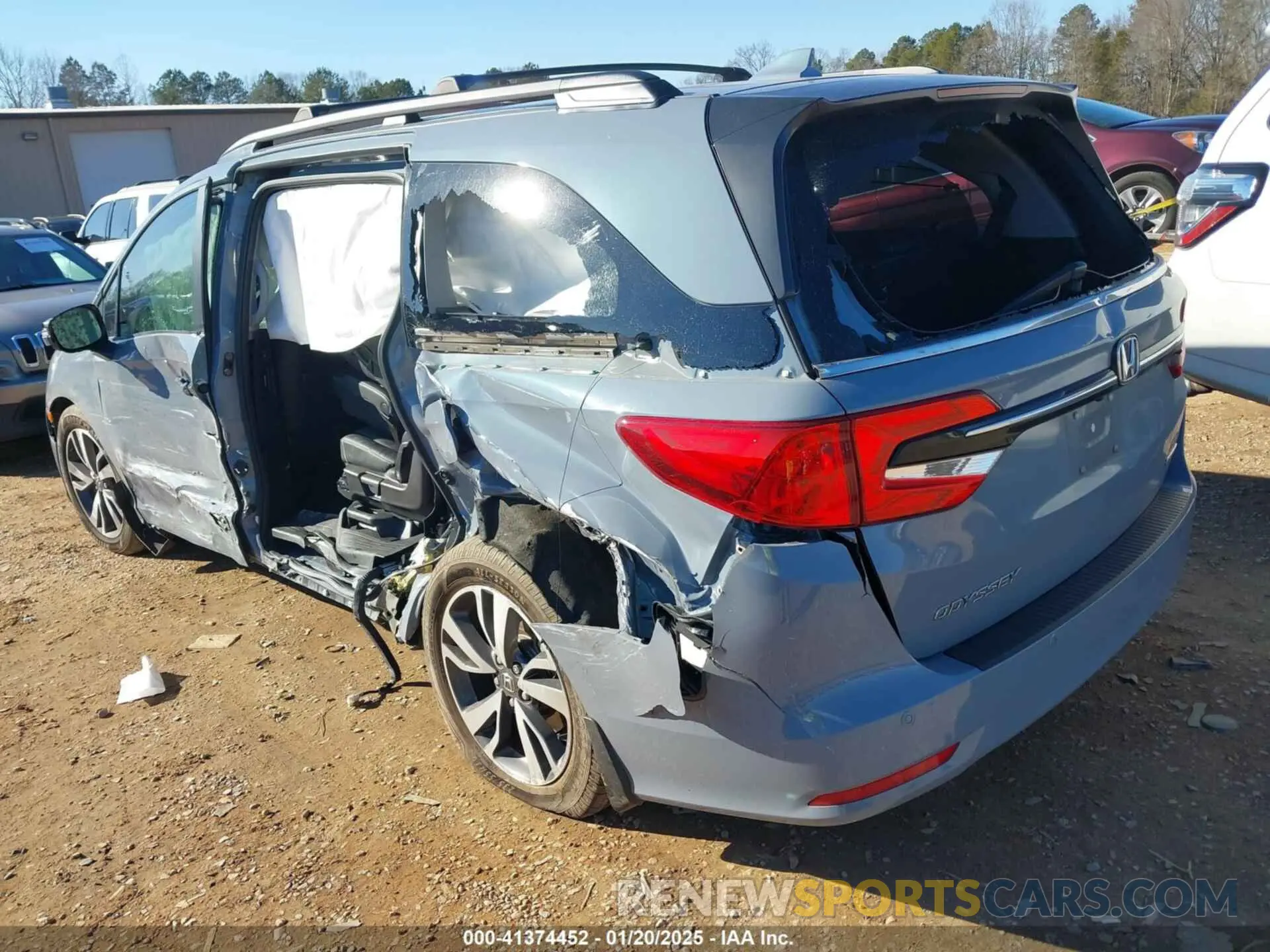 3 Фотография поврежденного автомобиля 5FNRL6H84PB005208 HONDA ODYSSEY 2023