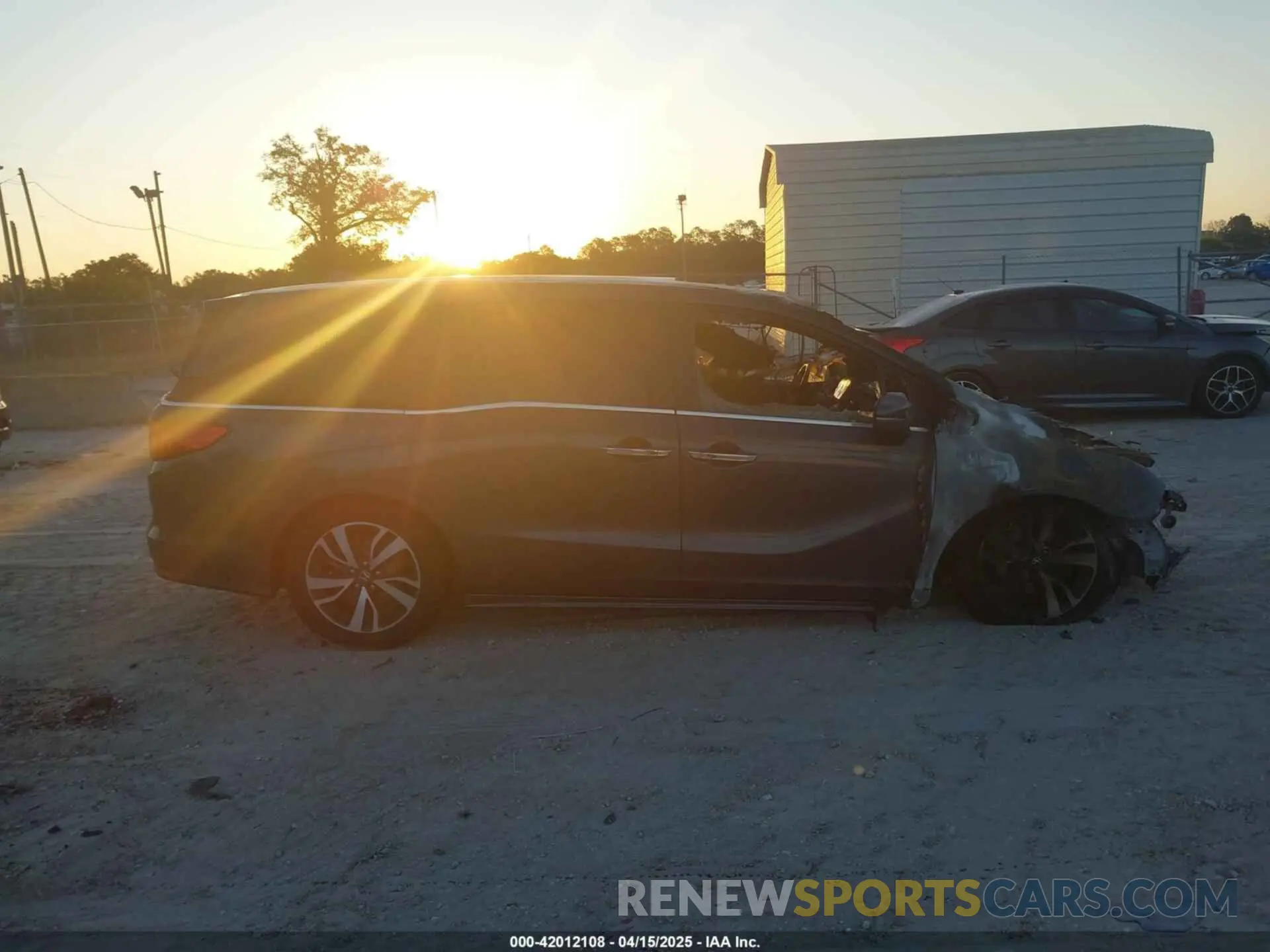 12 Photograph of a damaged car 5FNRL6H84PB053582 HONDA ODYSSEY 2023
