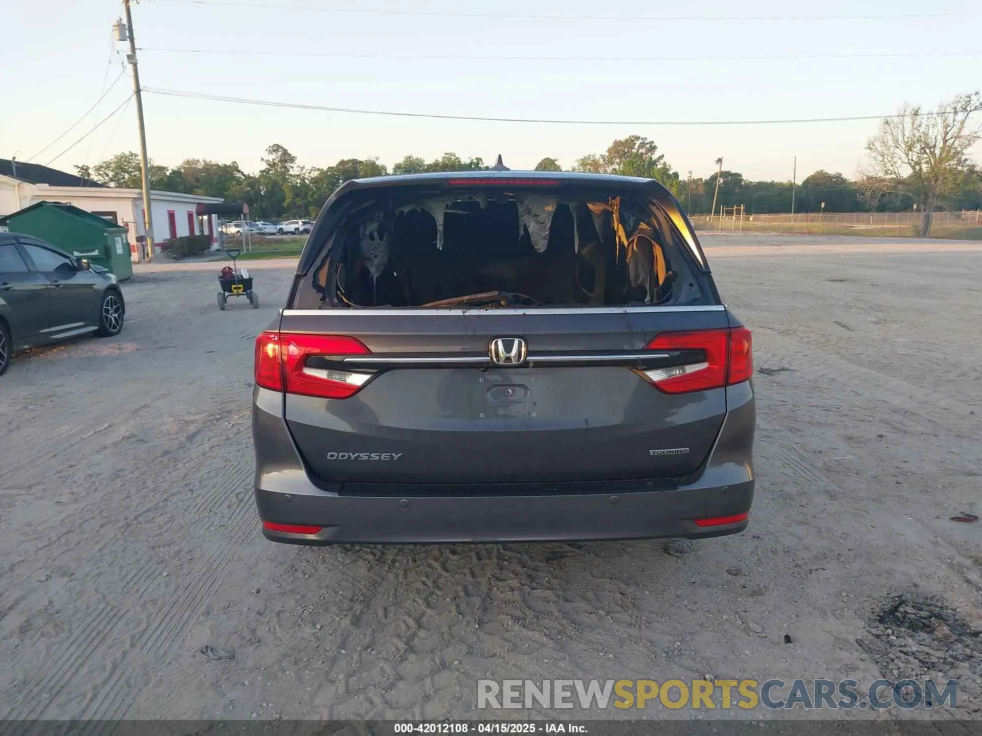15 Photograph of a damaged car 5FNRL6H84PB053582 HONDA ODYSSEY 2023