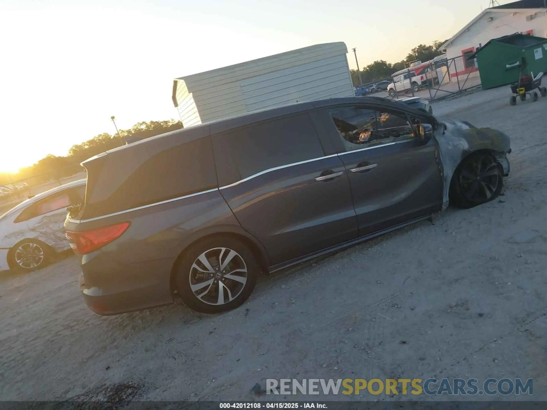 4 Photograph of a damaged car 5FNRL6H84PB053582 HONDA ODYSSEY 2023