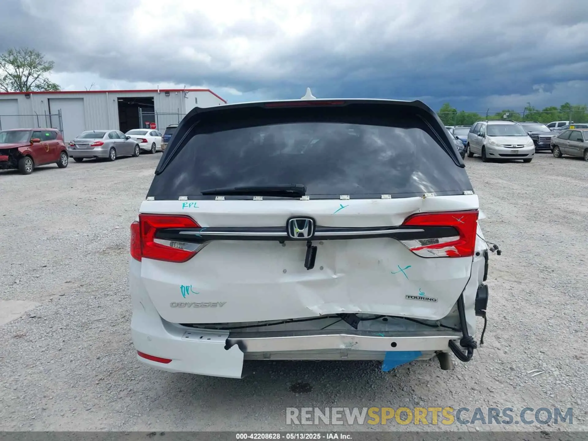 17 Photograph of a damaged car 5FNRL6H88PB079716 HONDA ODYSSEY 2023
