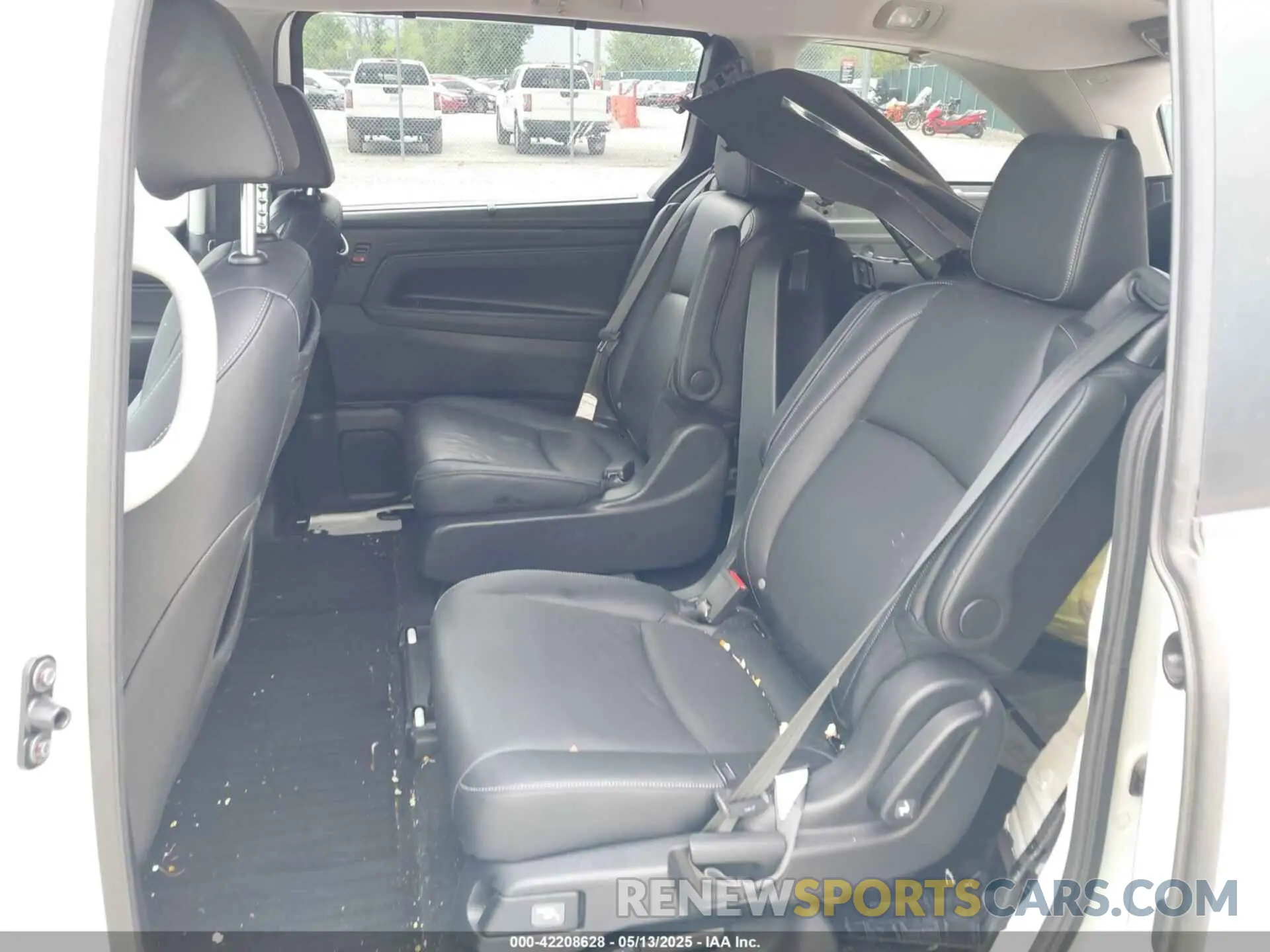 8 Photograph of a damaged car 5FNRL6H88PB079716 HONDA ODYSSEY 2023