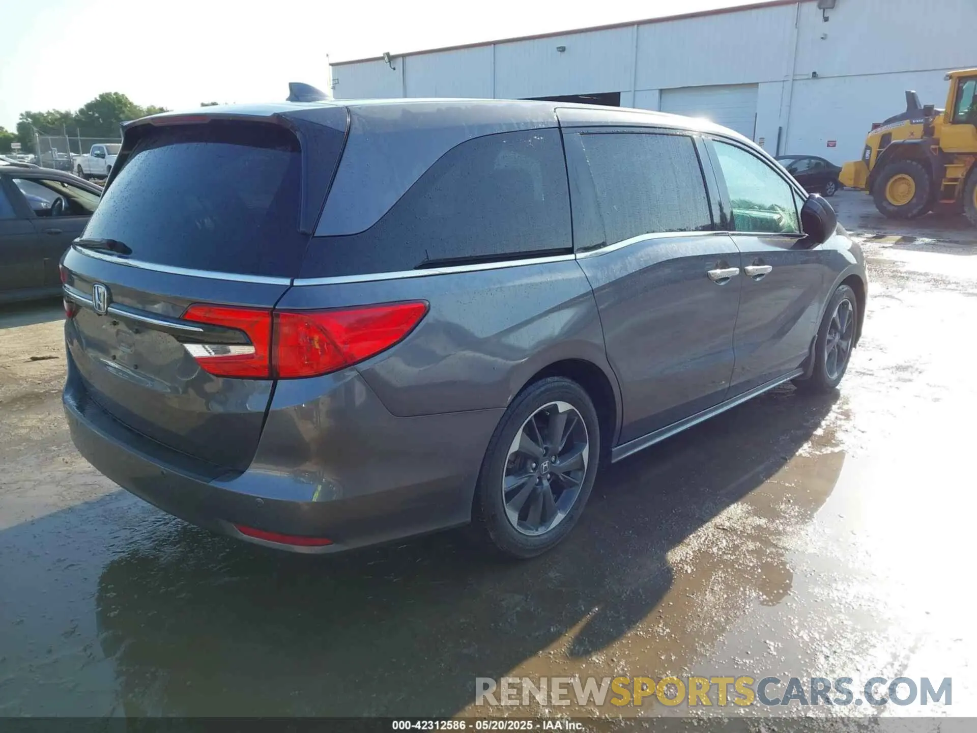 4 Photograph of a damaged car 5FNRL6H98PB017788 HONDA ODYSSEY 2023