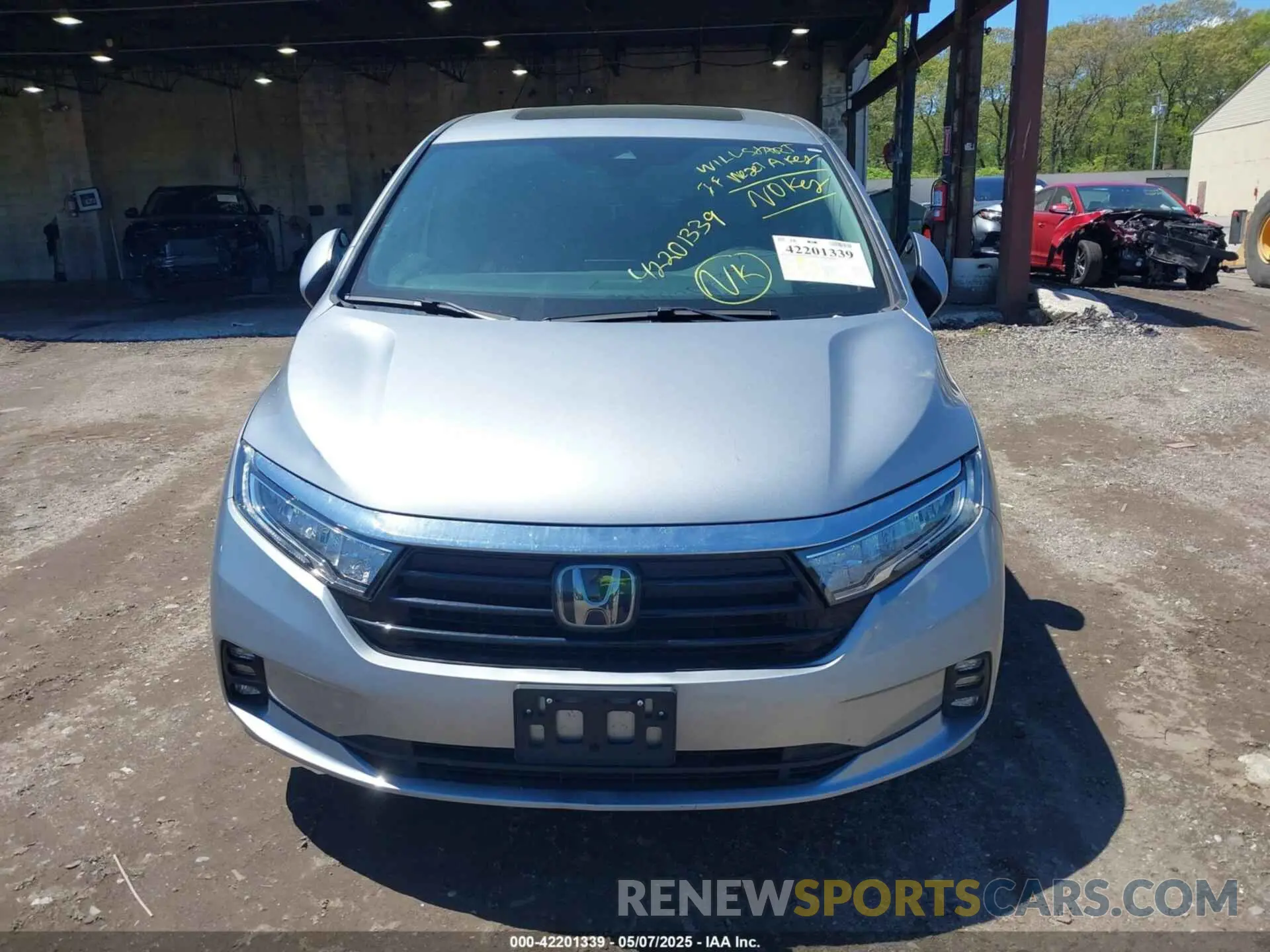12 Photograph of a damaged car 5FNRL6H64RB043216 HONDA ODYSSEY 2024