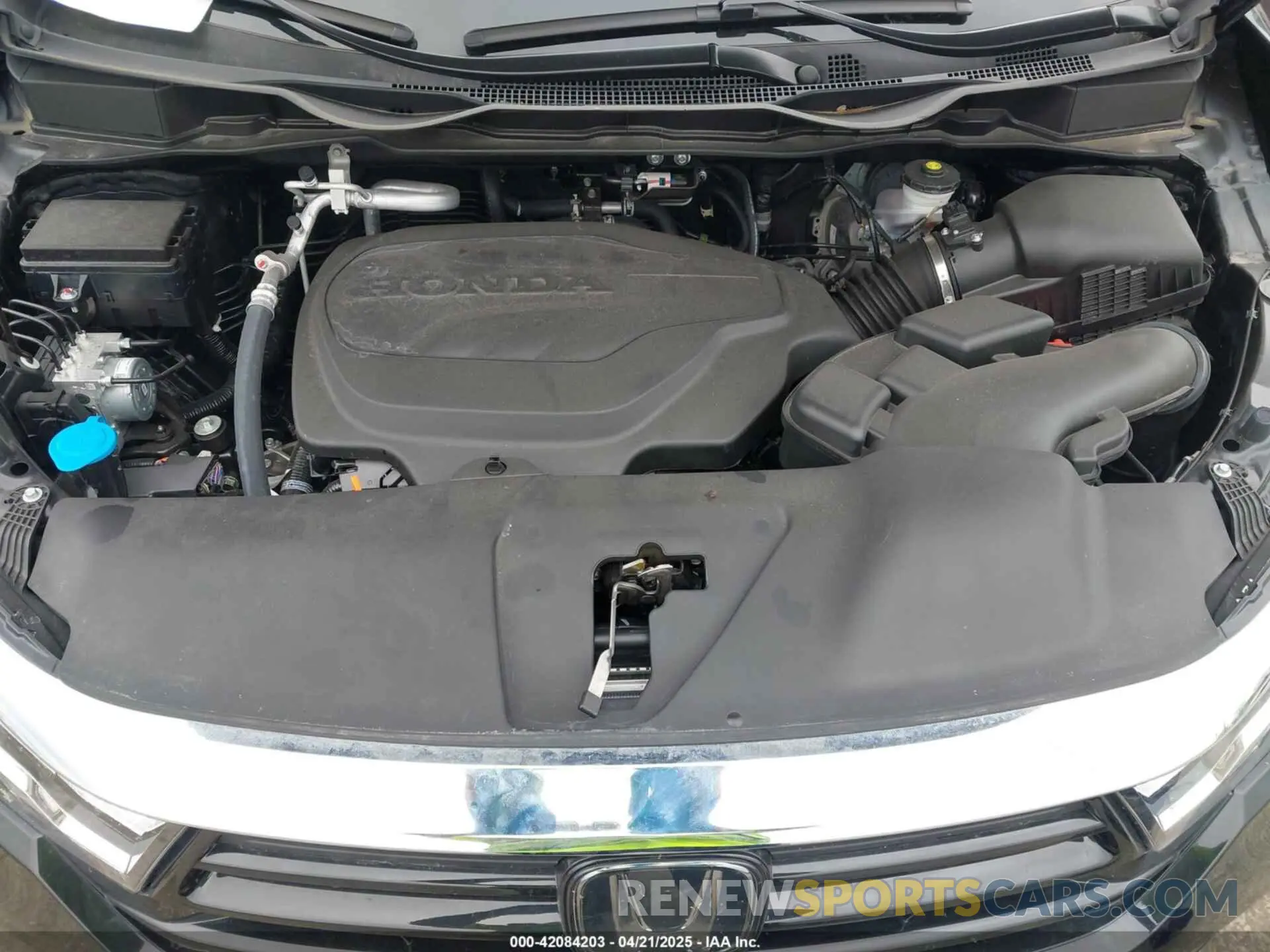 10 Photograph of a damaged car 5FNRL6H64RB055401 HONDA ODYSSEY 2024