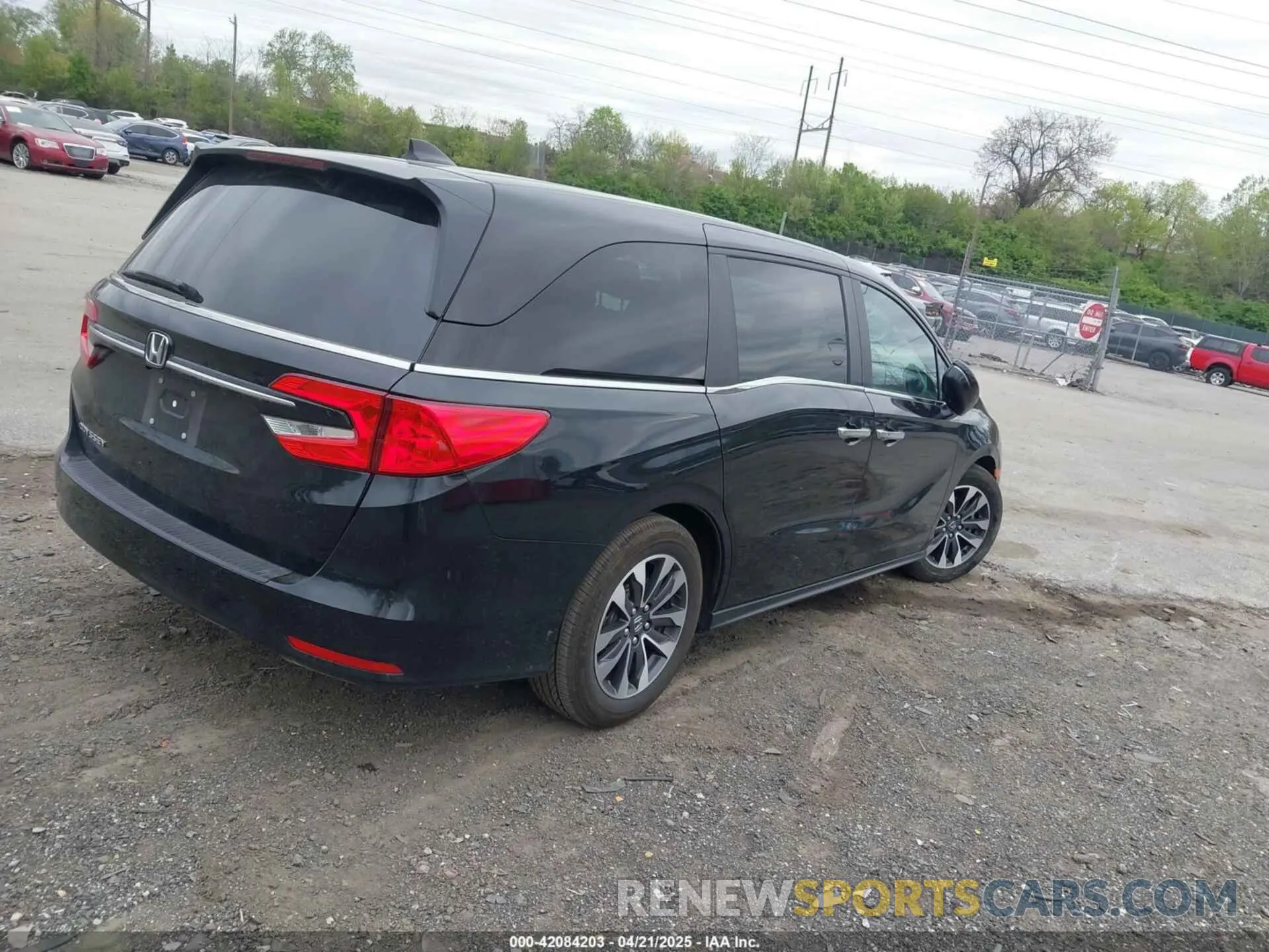 4 Photograph of a damaged car 5FNRL6H64RB055401 HONDA ODYSSEY 2024