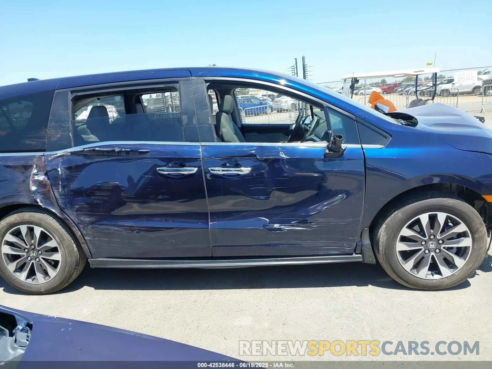 14 Photograph of a damaged car 5FNRL6H65RB066746 HONDA ODYSSEY 2024