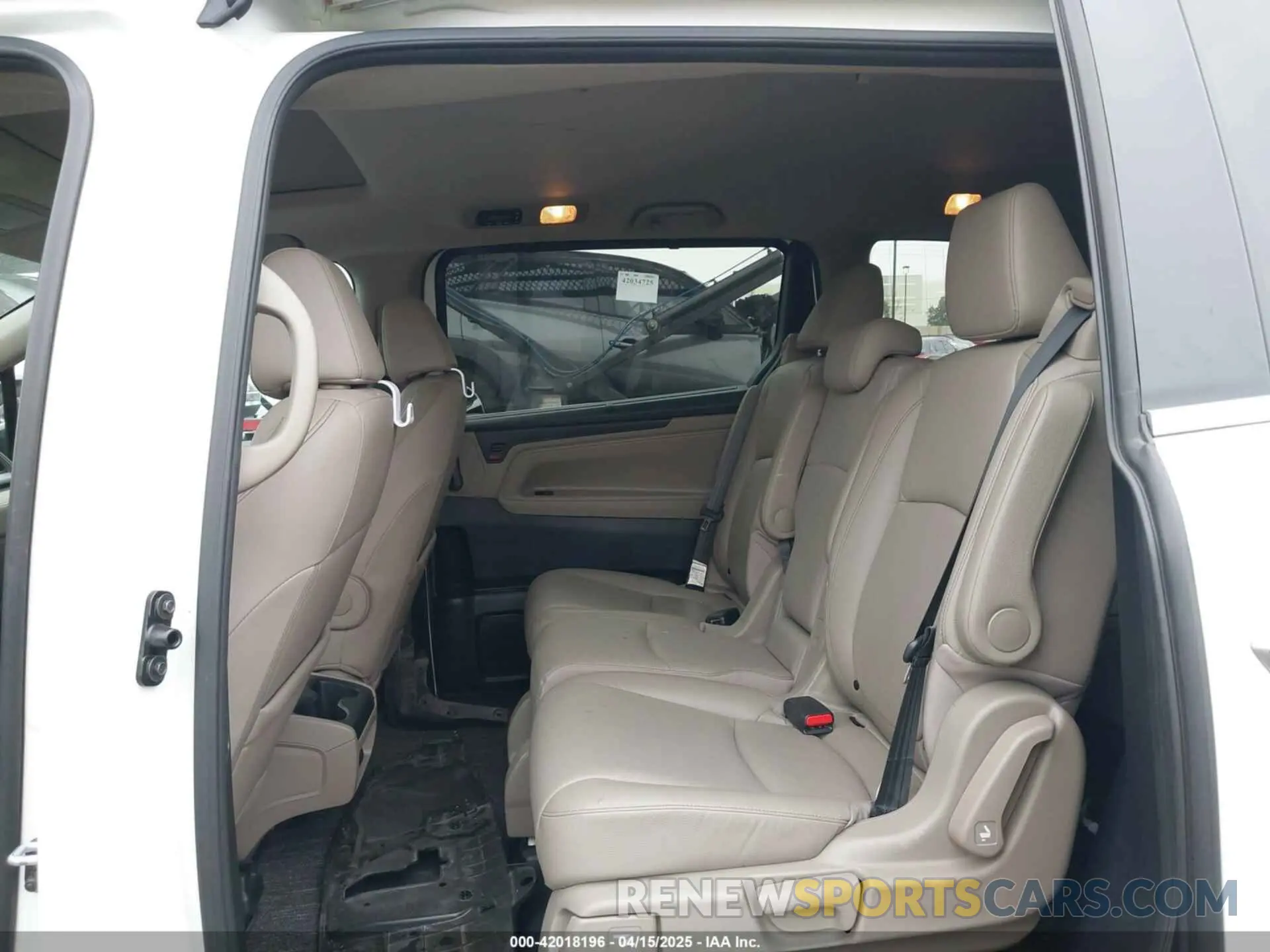 8 Photograph of a damaged car 5FNRL6H67RB068398 HONDA ODYSSEY 2024