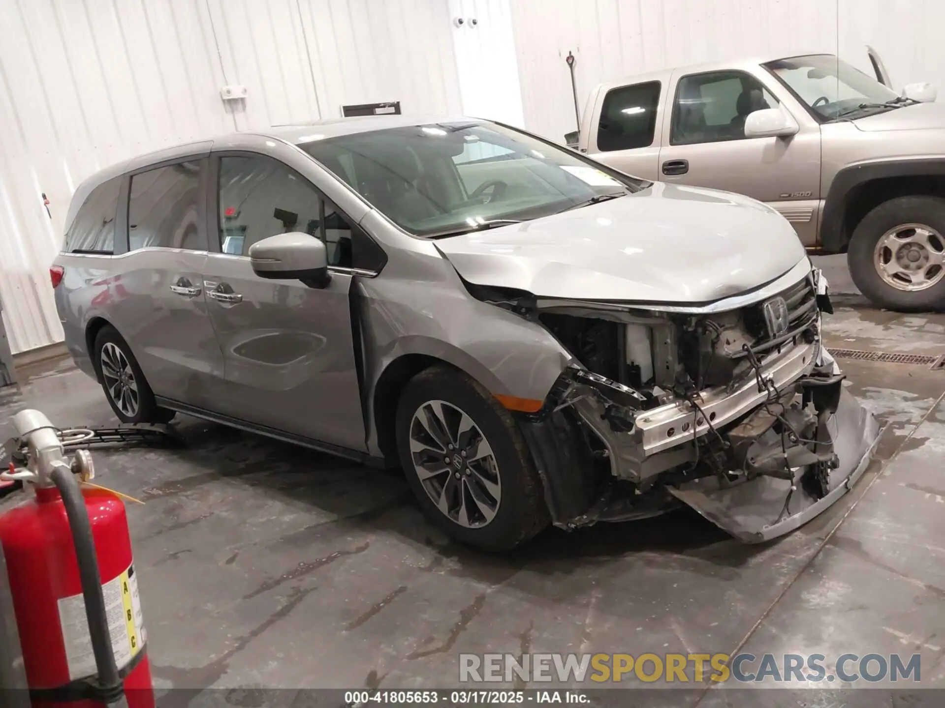 1 Photograph of a damaged car 5FNRL6H6XRB050493 HONDA ODYSSEY 2024