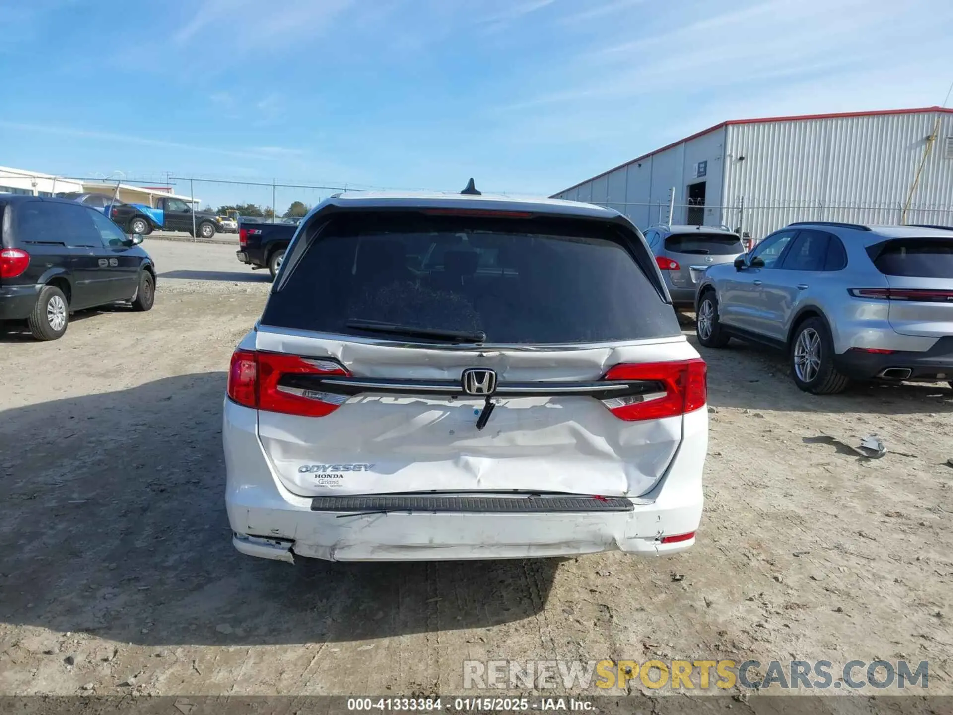 17 Photograph of a damaged car 5FNRL6H6XRB070789 HONDA ODYSSEY 2024