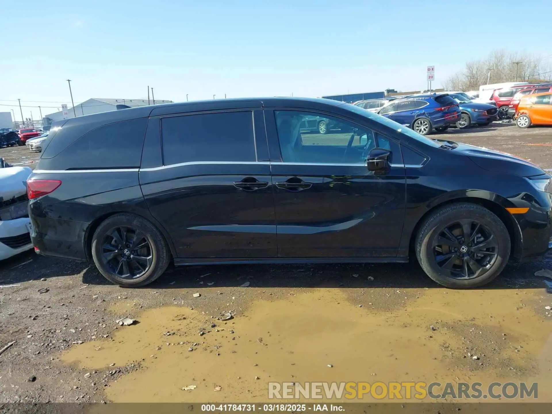 13 Photograph of a damaged car 5FNRL6H75RB070899 HONDA ODYSSEY 2024