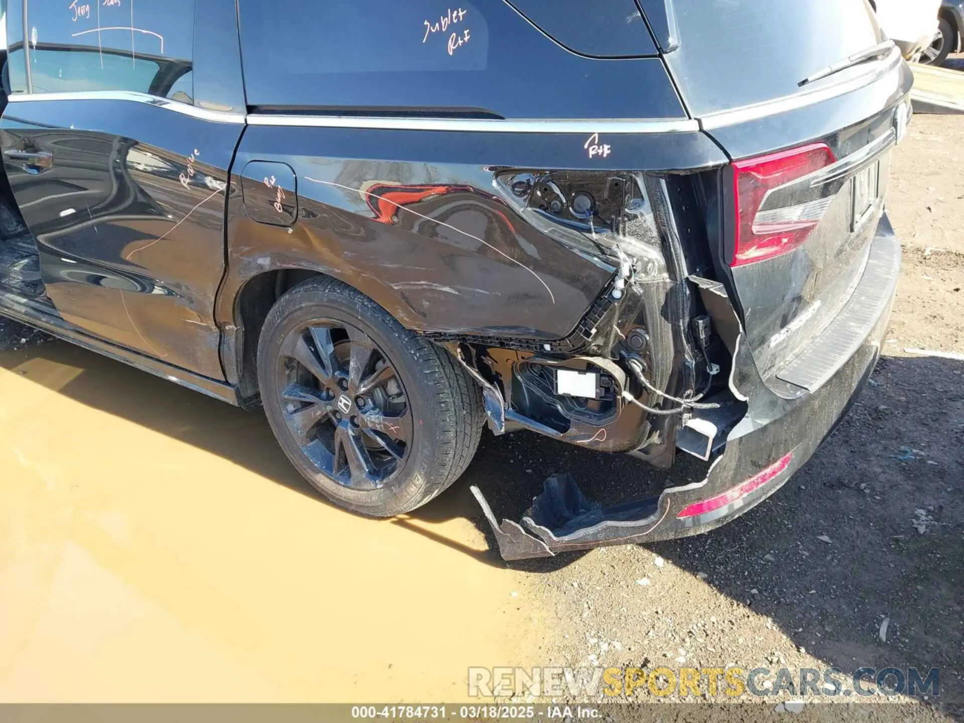 6 Photograph of a damaged car 5FNRL6H75RB070899 HONDA ODYSSEY 2024