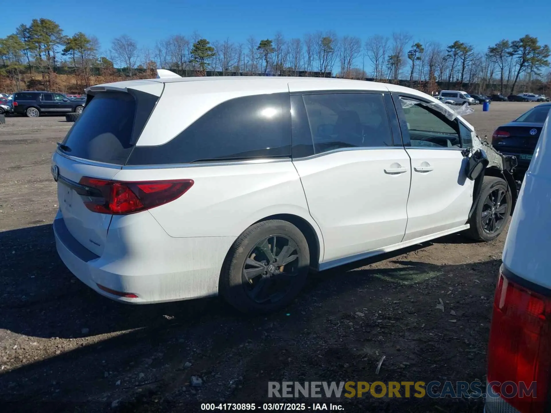13 Photograph of a damaged car 5FNRL6H78RB005741 HONDA ODYSSEY 2024