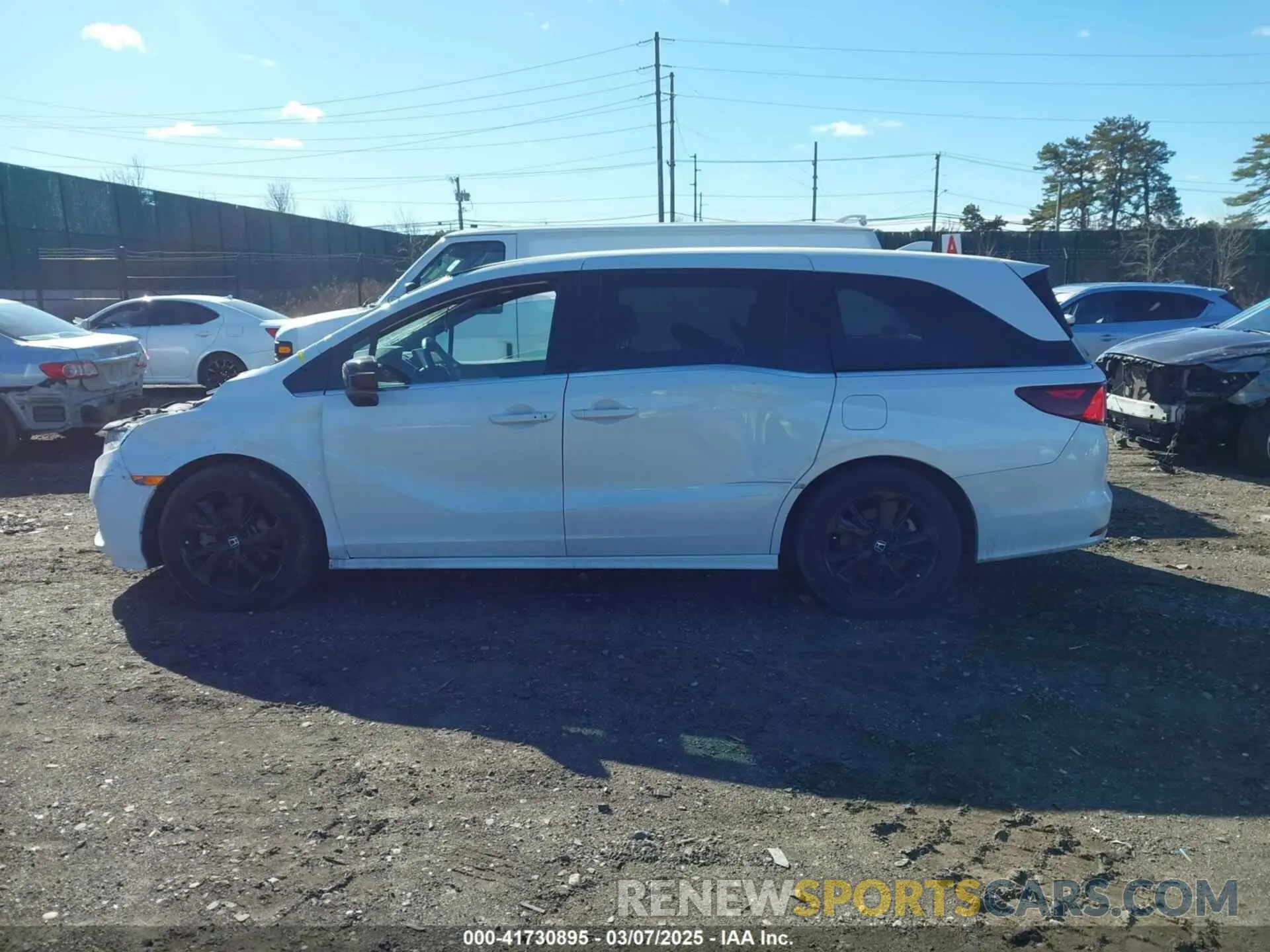 14 Photograph of a damaged car 5FNRL6H78RB005741 HONDA ODYSSEY 2024