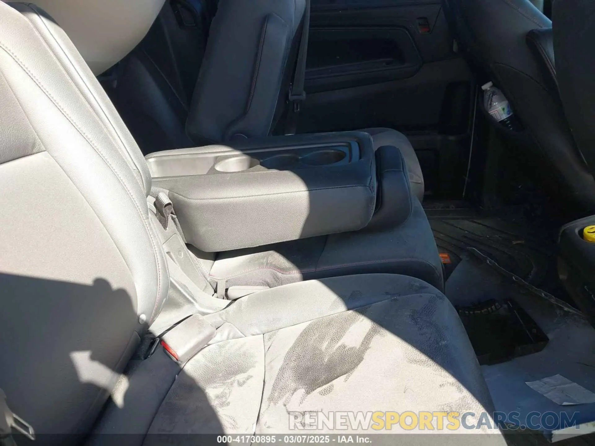 8 Photograph of a damaged car 5FNRL6H78RB005741 HONDA ODYSSEY 2024