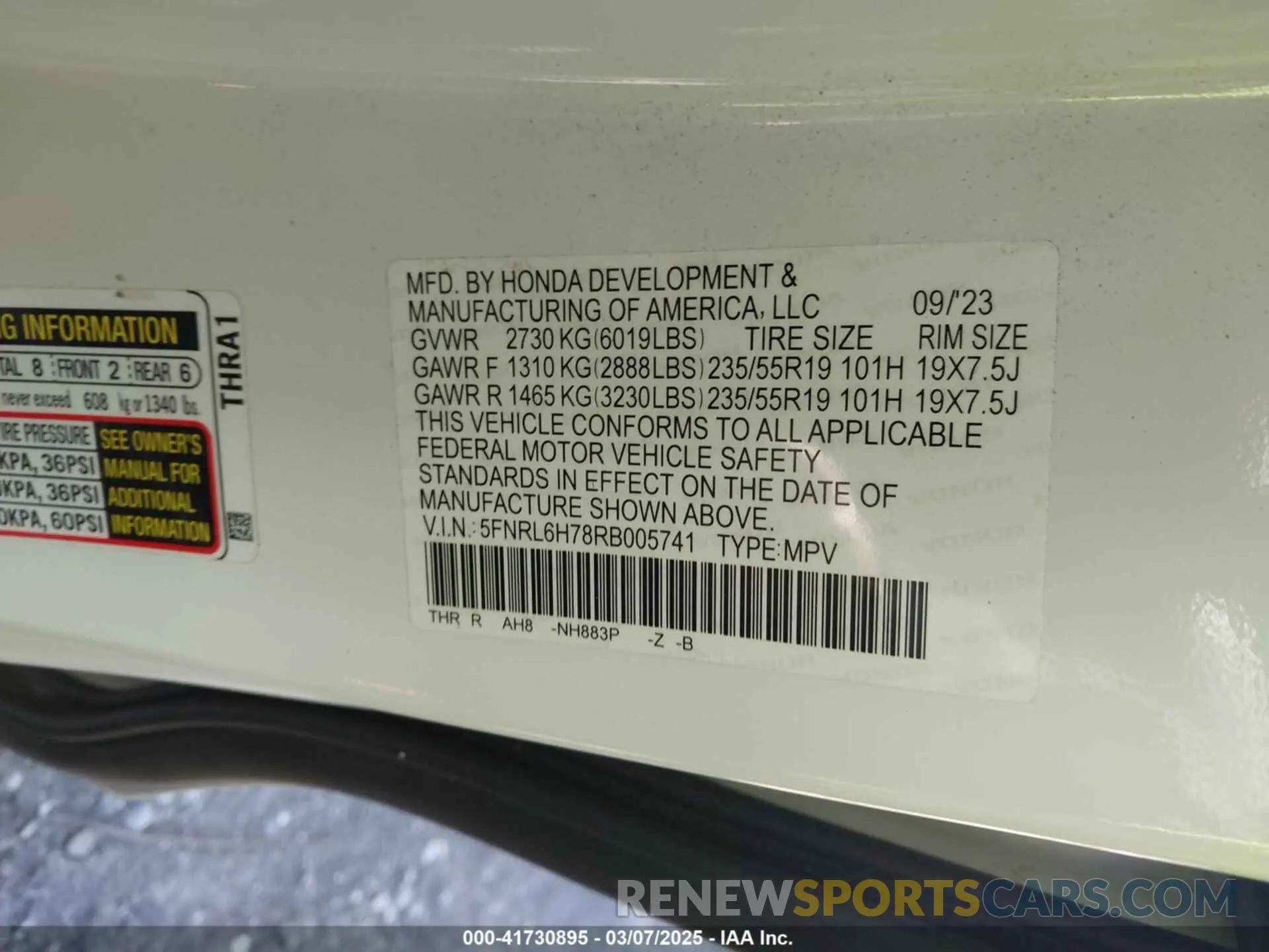 9 Photograph of a damaged car 5FNRL6H78RB005741 HONDA ODYSSEY 2024