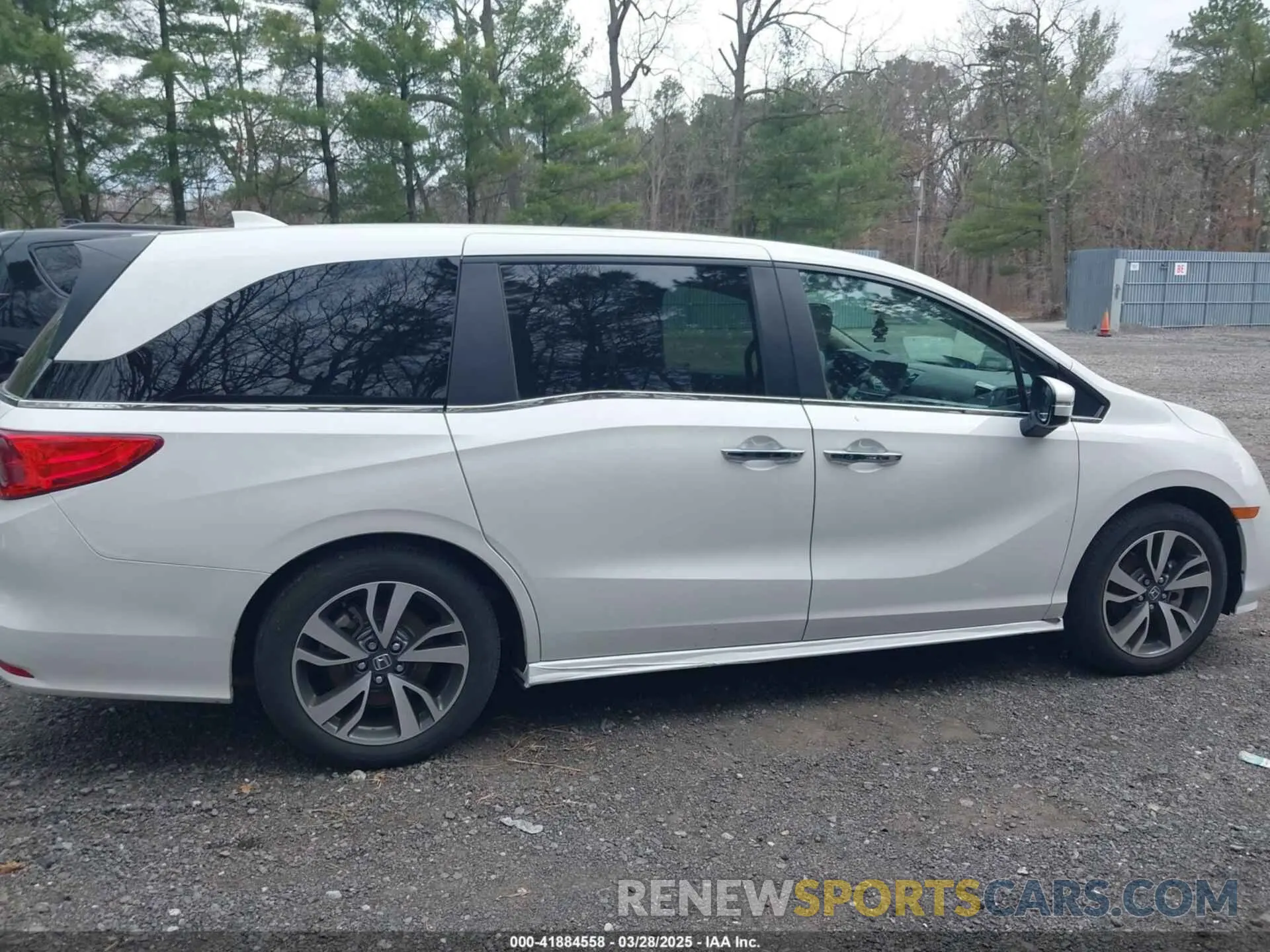 13 Фотография поврежденного автомобиля 5FNRL6H82RB055267 HONDA ODYSSEY 2024