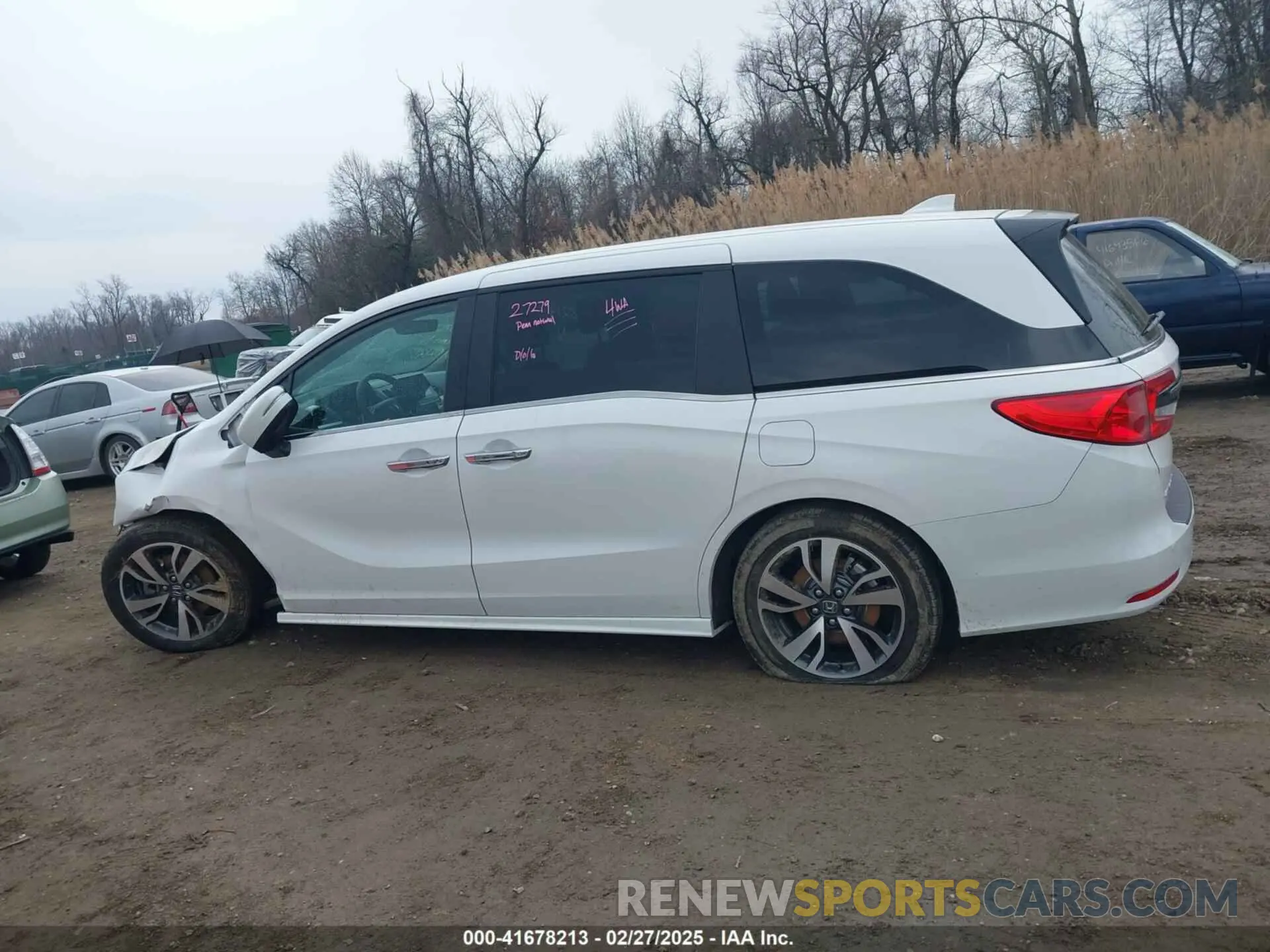 15 Photograph of a damaged car 5FNRL6H82RB074384 HONDA ODYSSEY 2024