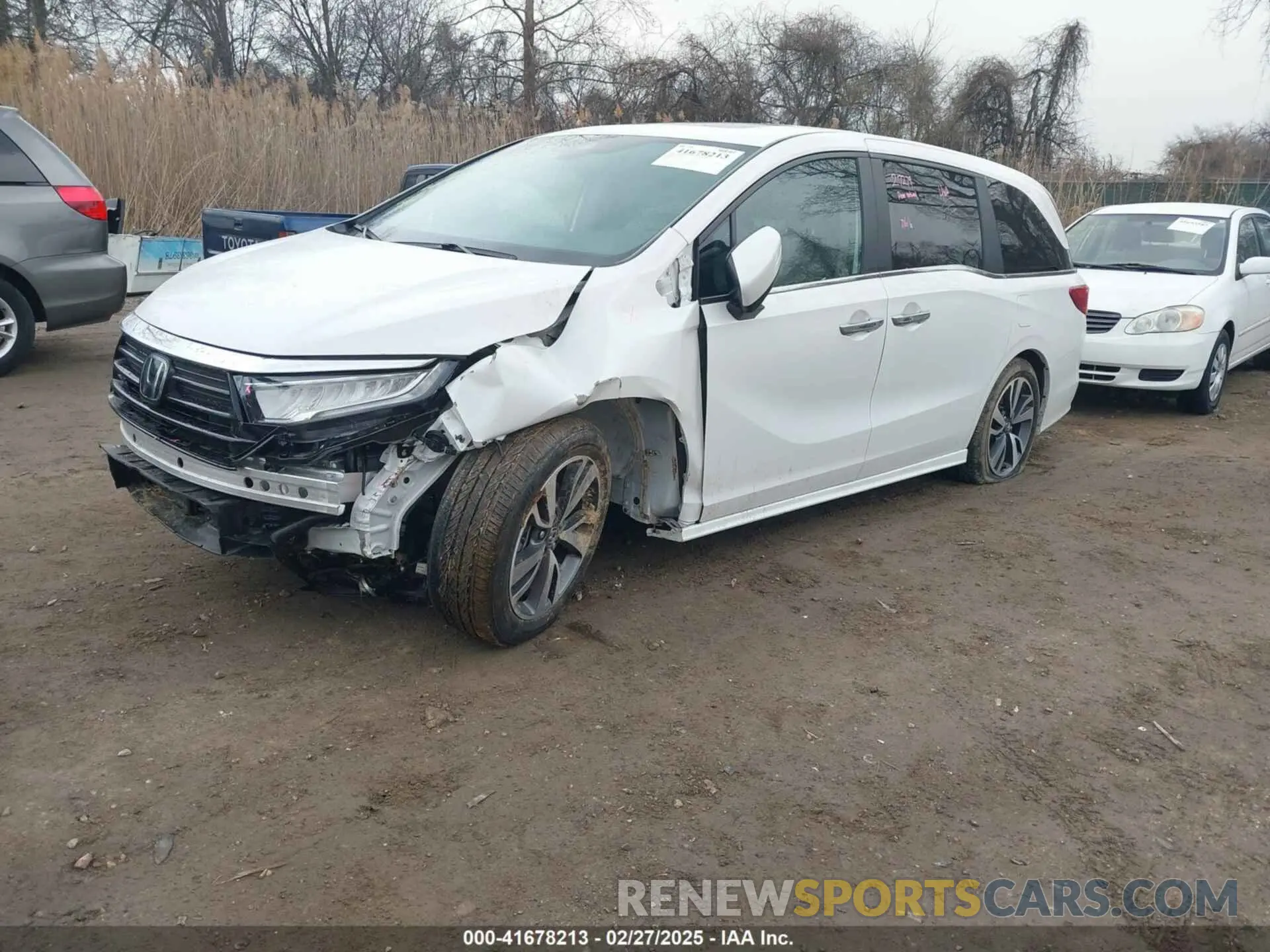 2 Photograph of a damaged car 5FNRL6H82RB074384 HONDA ODYSSEY 2024
