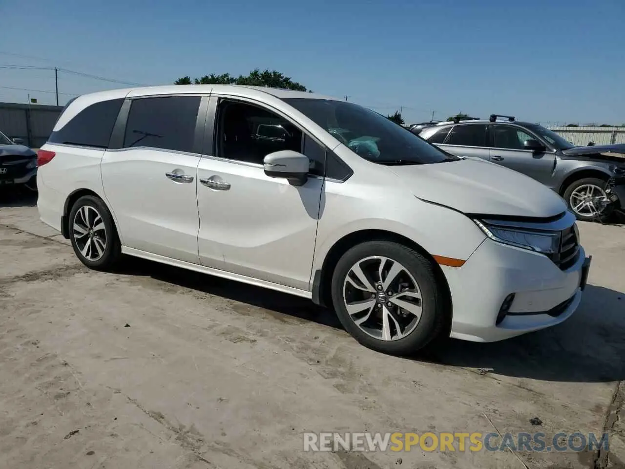 4 Photograph of a damaged car 5FNRL6H8XRB005636 HONDA ODYSSEY 2024