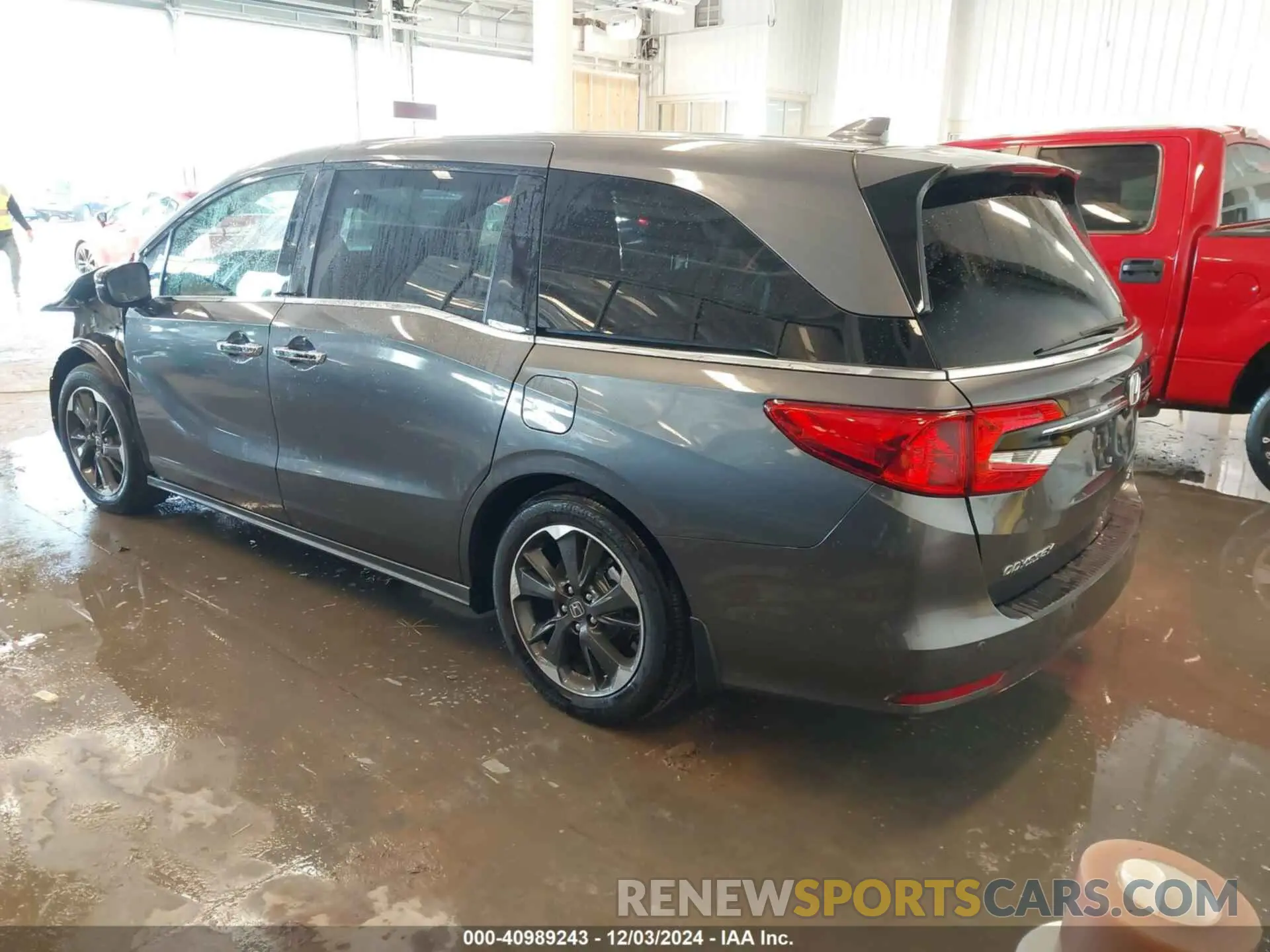 3 Photograph of a damaged car 5FNRL6H92RB037361 HONDA ODYSSEY 2024