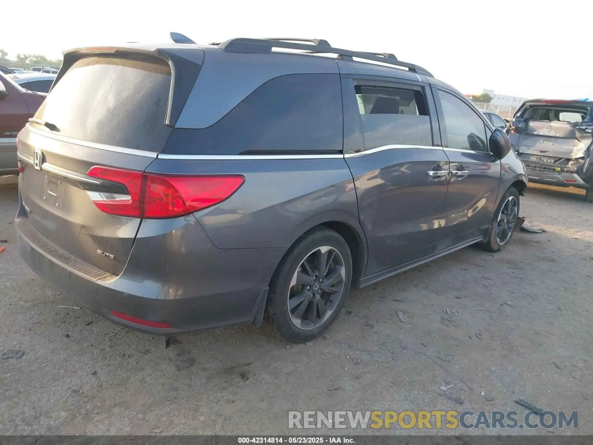 4 Photograph of a damaged car 5FNRL6H93RB023047 HONDA ODYSSEY 2024