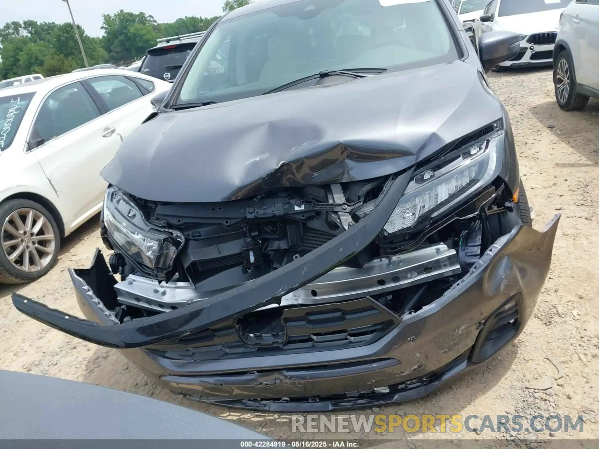 12 Photograph of a damaged car 5FNRL6H65SB028830 HONDA ODYSSEY 2025