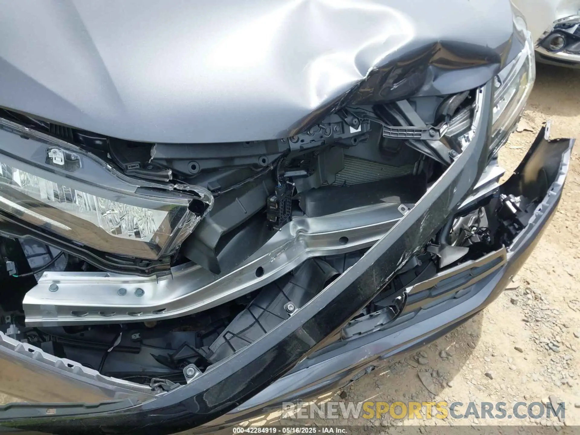 18 Photograph of a damaged car 5FNRL6H65SB028830 HONDA ODYSSEY 2025