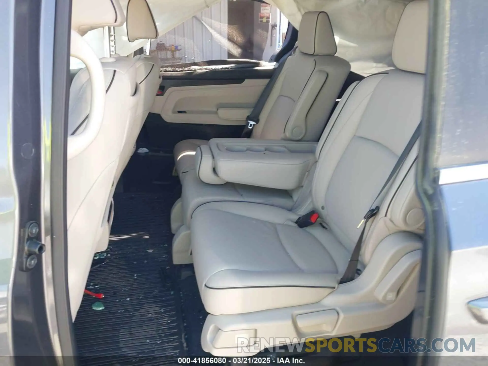 8 Photograph of a damaged car 5FNRL6H84SB028769 HONDA ODYSSEY 2025