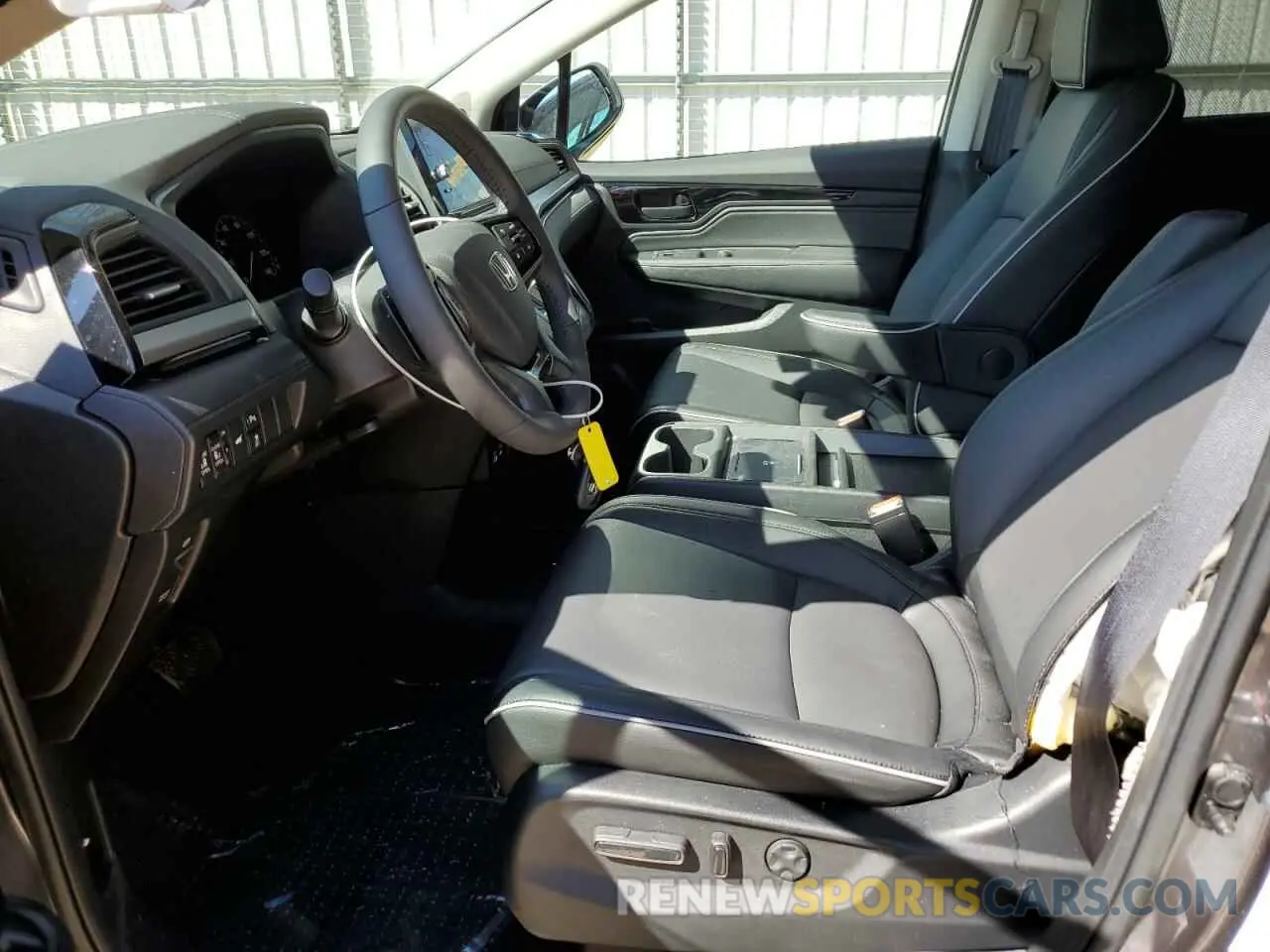 7 Photograph of a damaged car 5FNRL6H87SB037482 HONDA ODYSSEY 2025