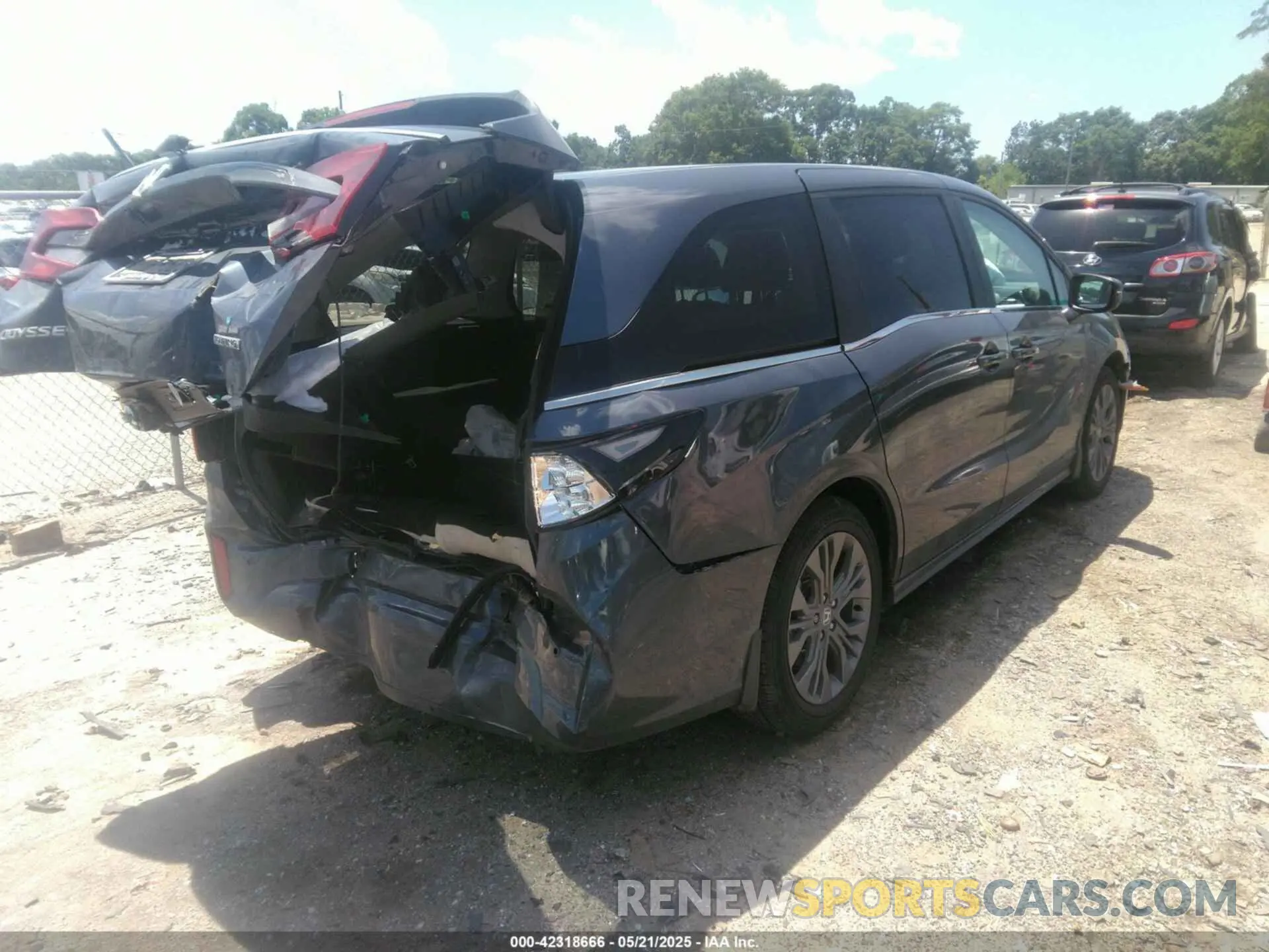 4 Photograph of a damaged car 5FNRL6H88SB046708 HONDA ODYSSEY 2025
