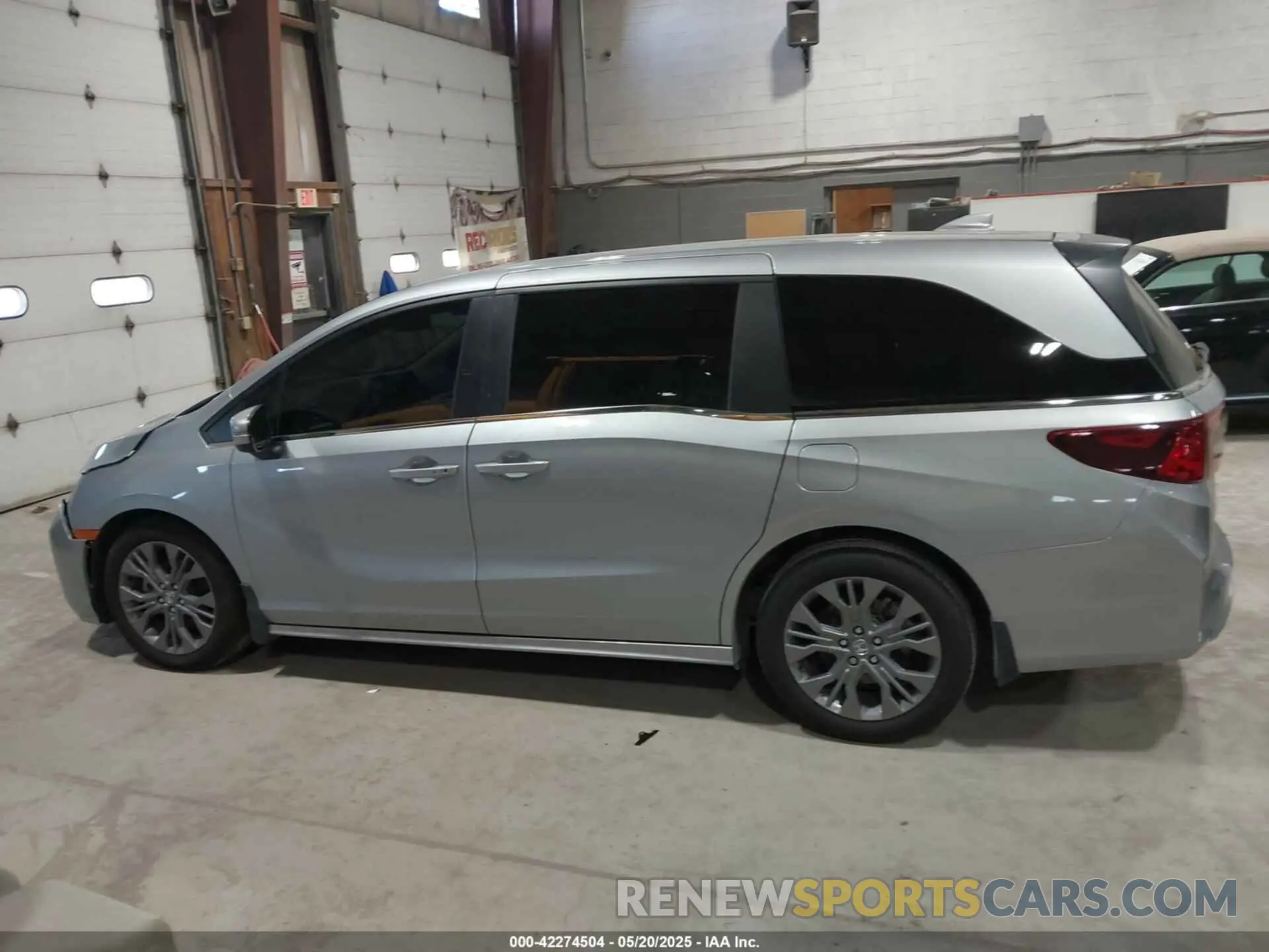 14 Photograph of a damaged car 5FNRL6H89SB015127 HONDA ODYSSEY 2025