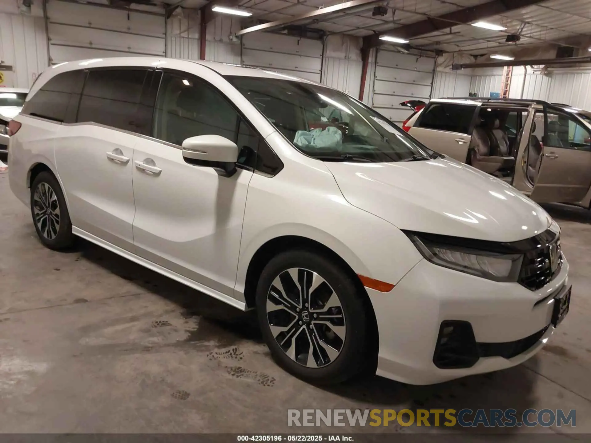 1 Photograph of a damaged car 5FNRL6H93SB008487 HONDA ODYSSEY 2025