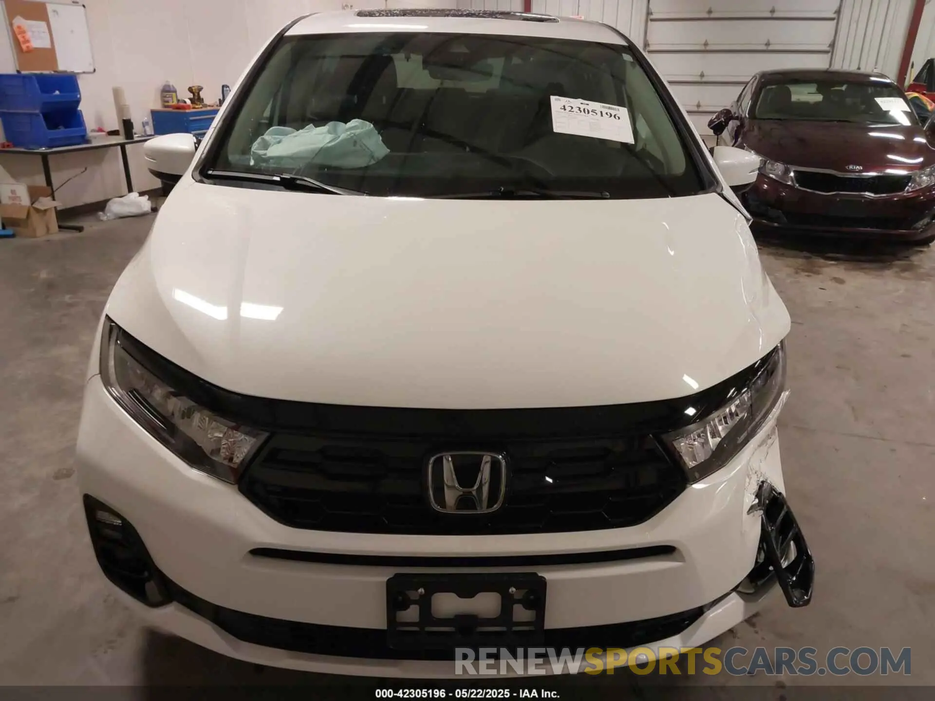 13 Photograph of a damaged car 5FNRL6H93SB008487 HONDA ODYSSEY 2025