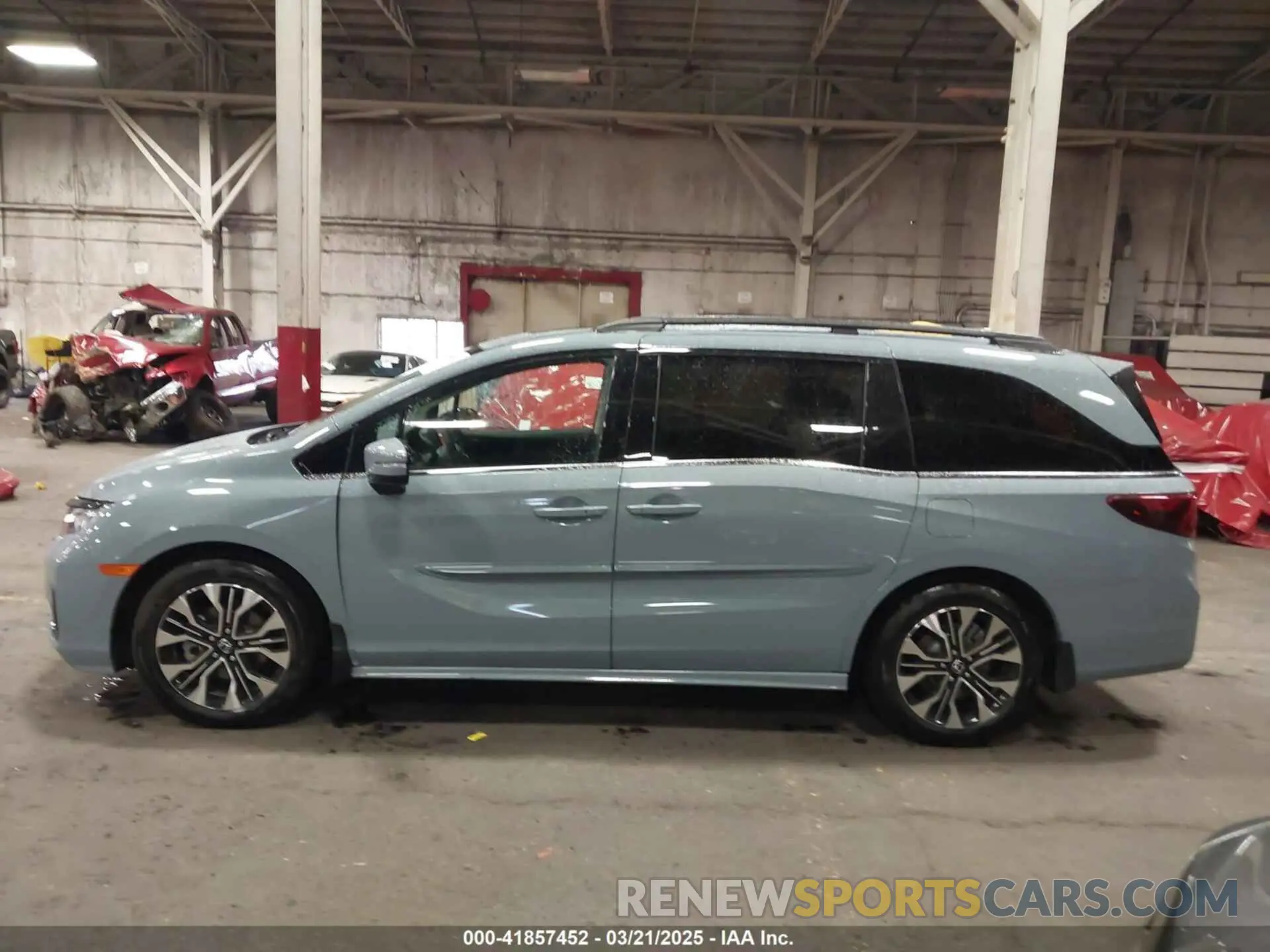 14 Photograph of a damaged car 5FNRL6H9XSB015615 HONDA ODYSSEY 2025