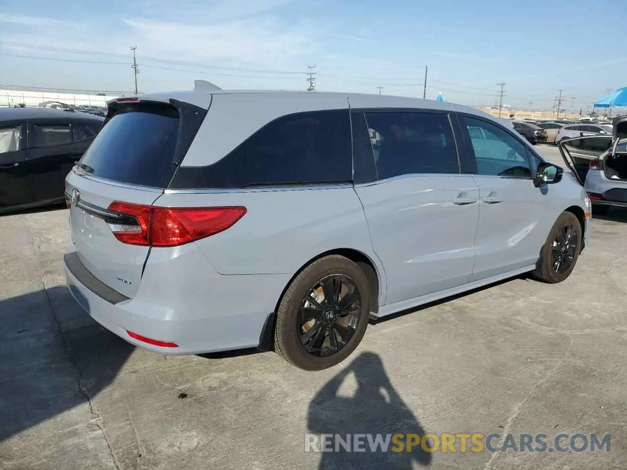 3 Photograph of a damaged car 5FNRL6H75RB059983 HONDA ODYSSEY SP 2024